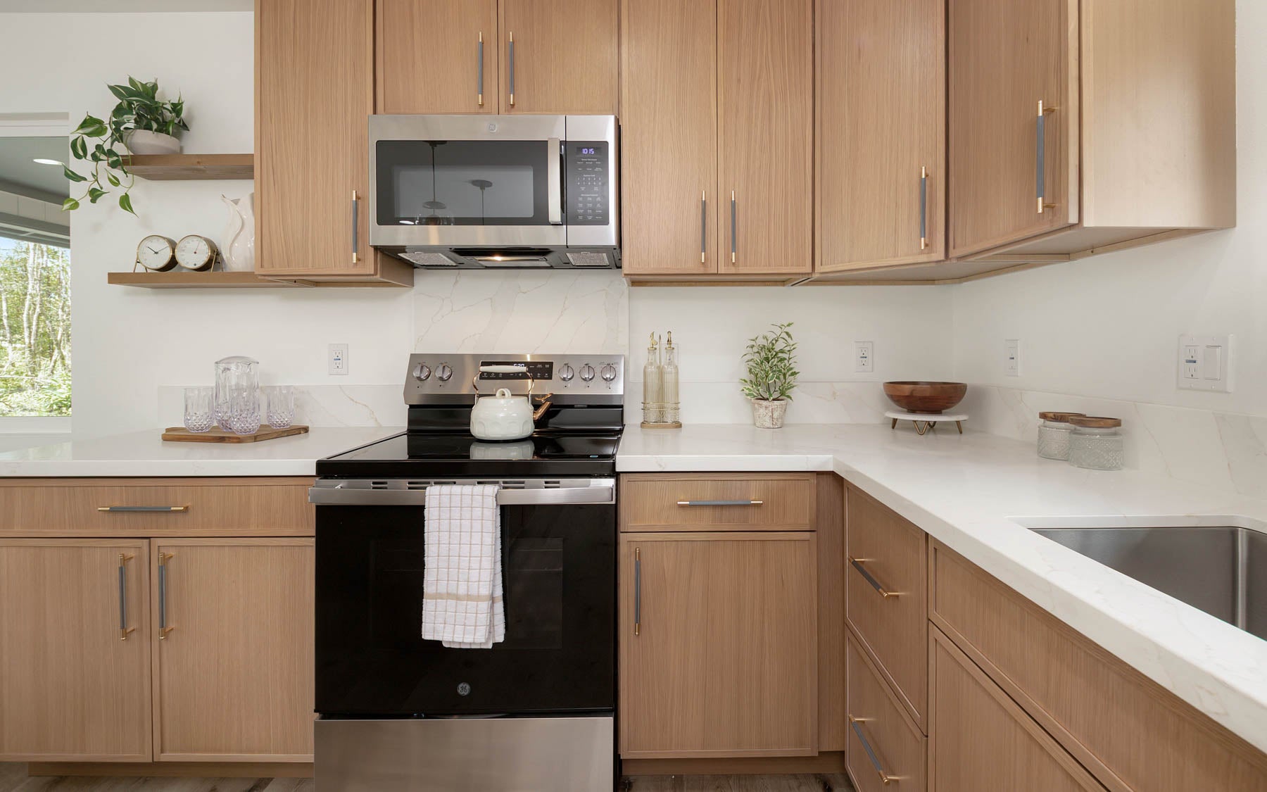 11-3246 MOKUNA ST