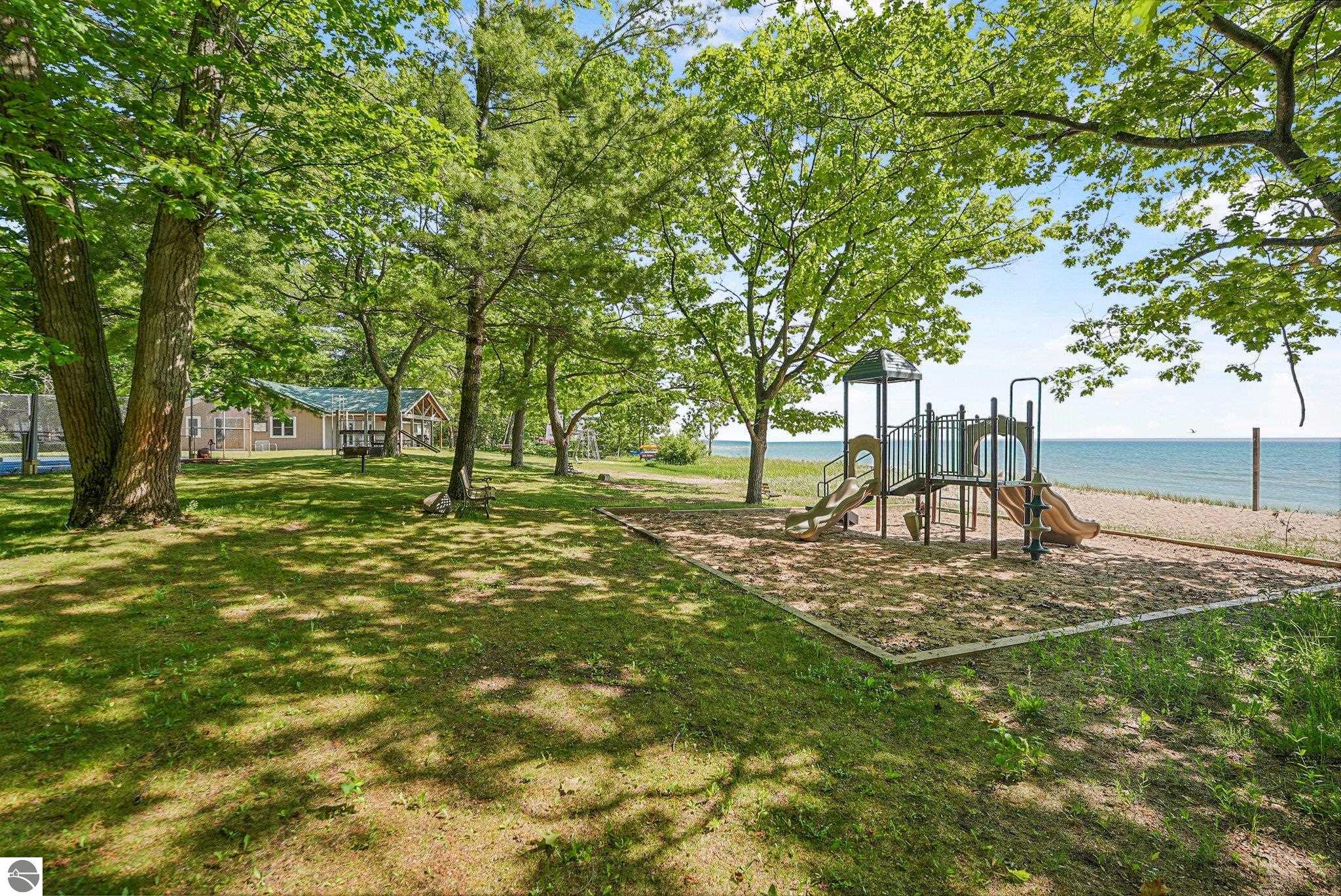 13035 N Forest Beach Shores