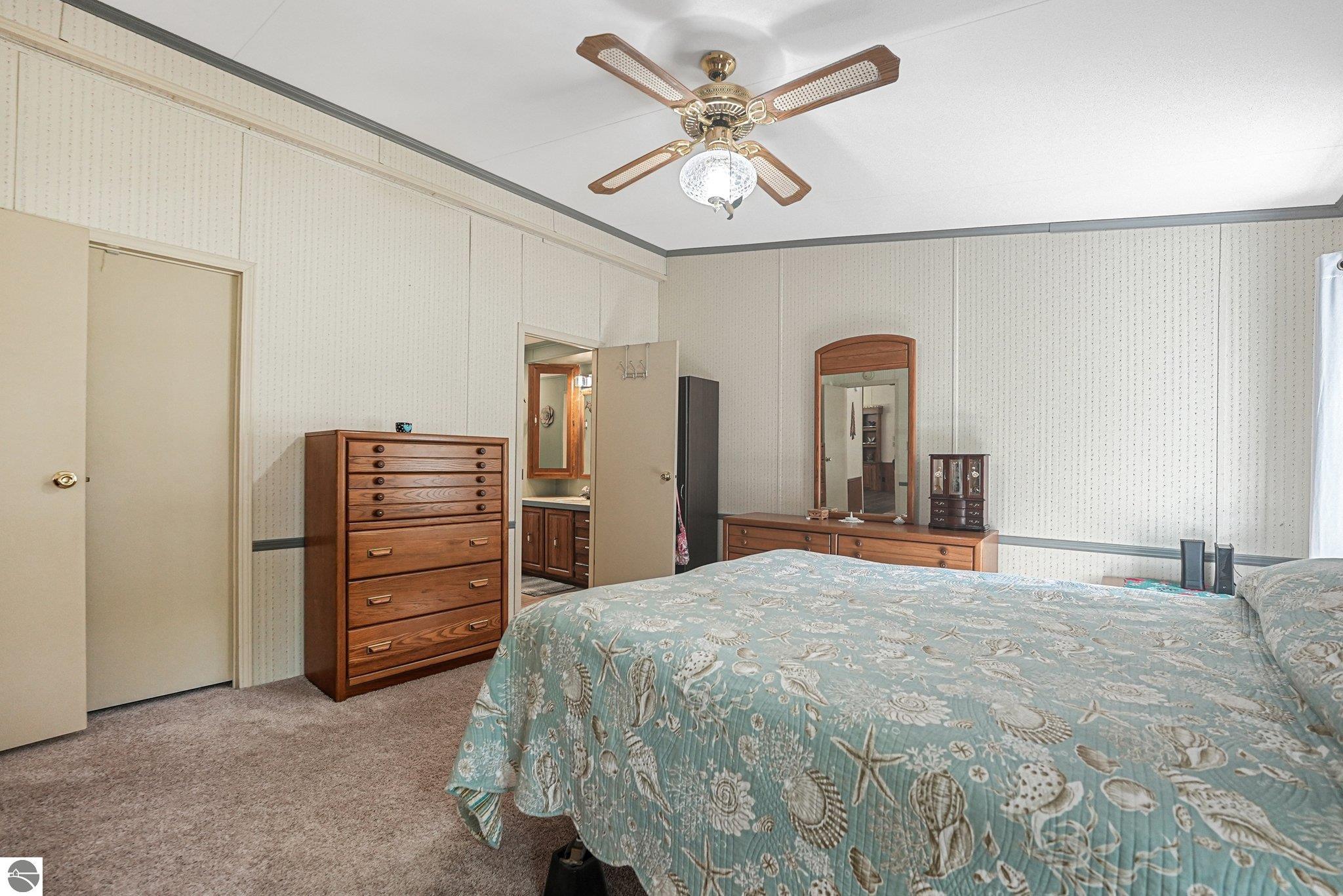 13035 N Forest Beach Shores