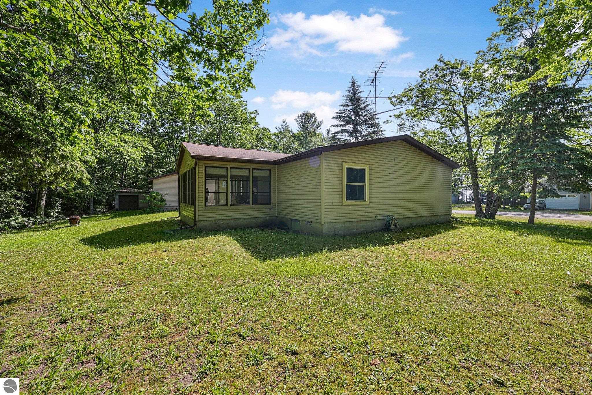 13035 N Forest Beach Shores