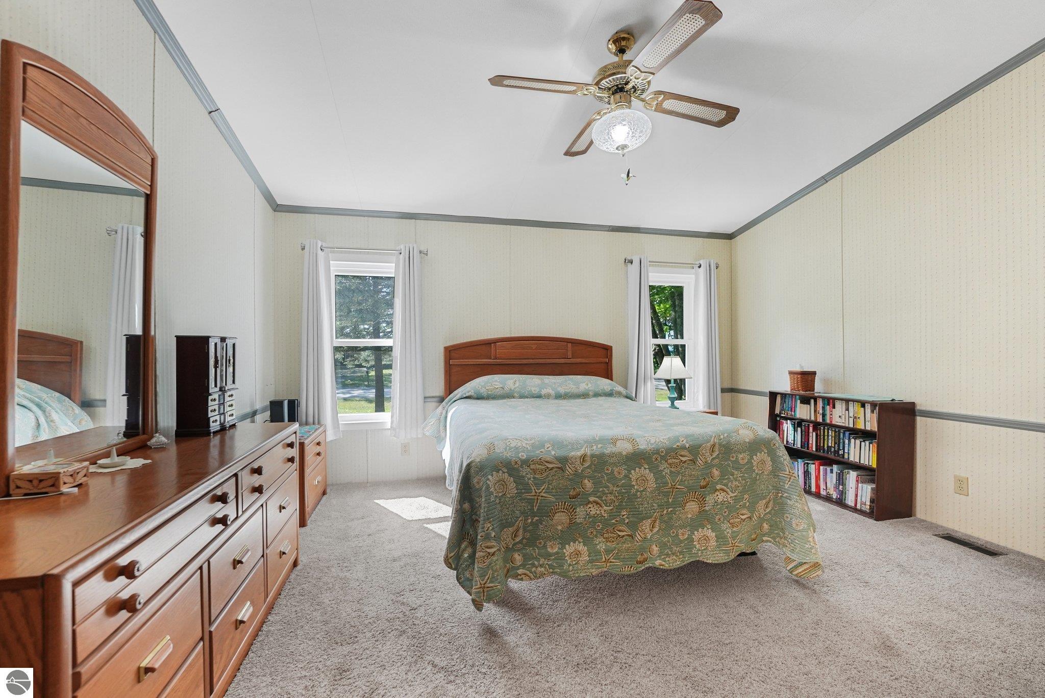 13035 N Forest Beach Shores