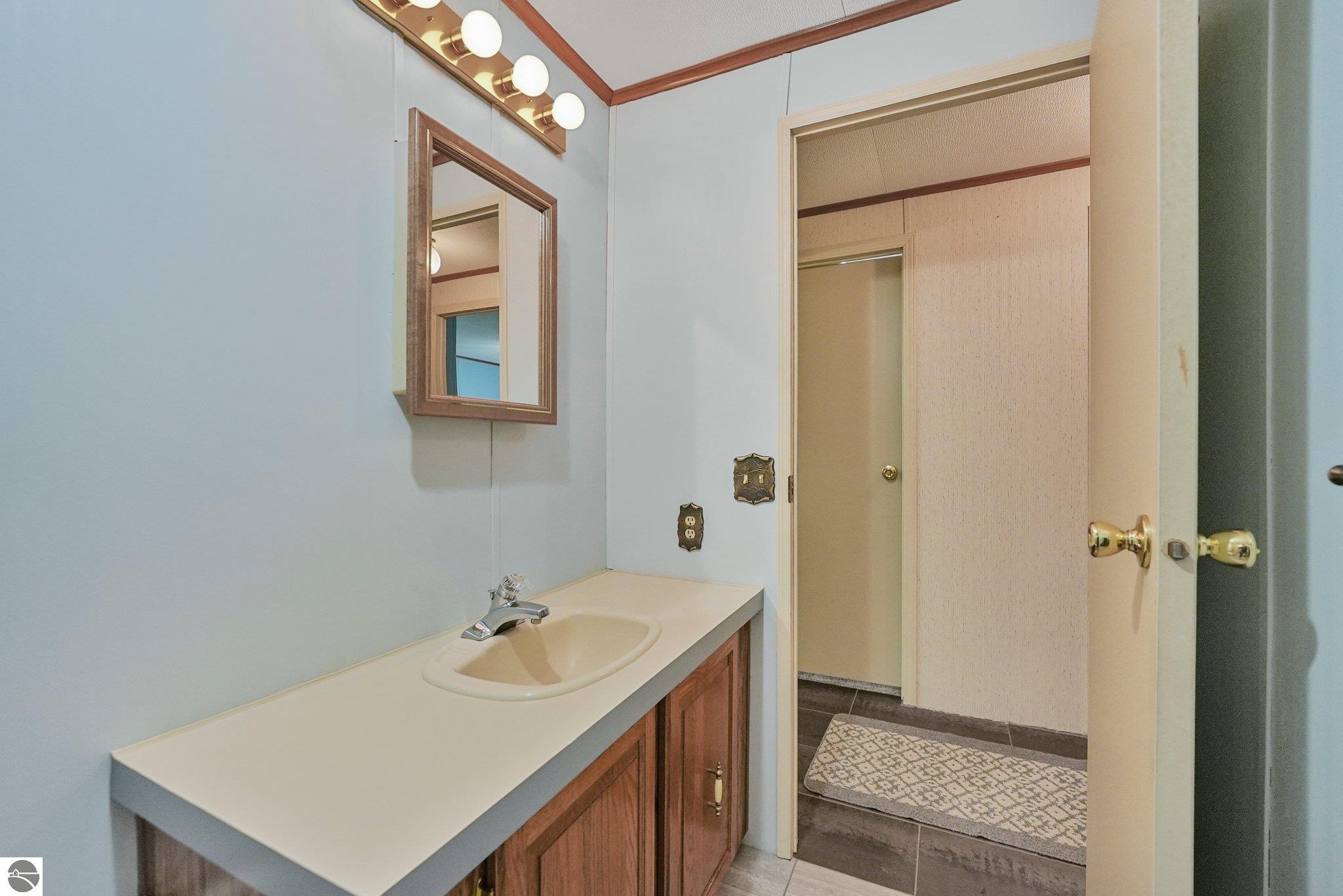 13035 N Forest Beach Shores