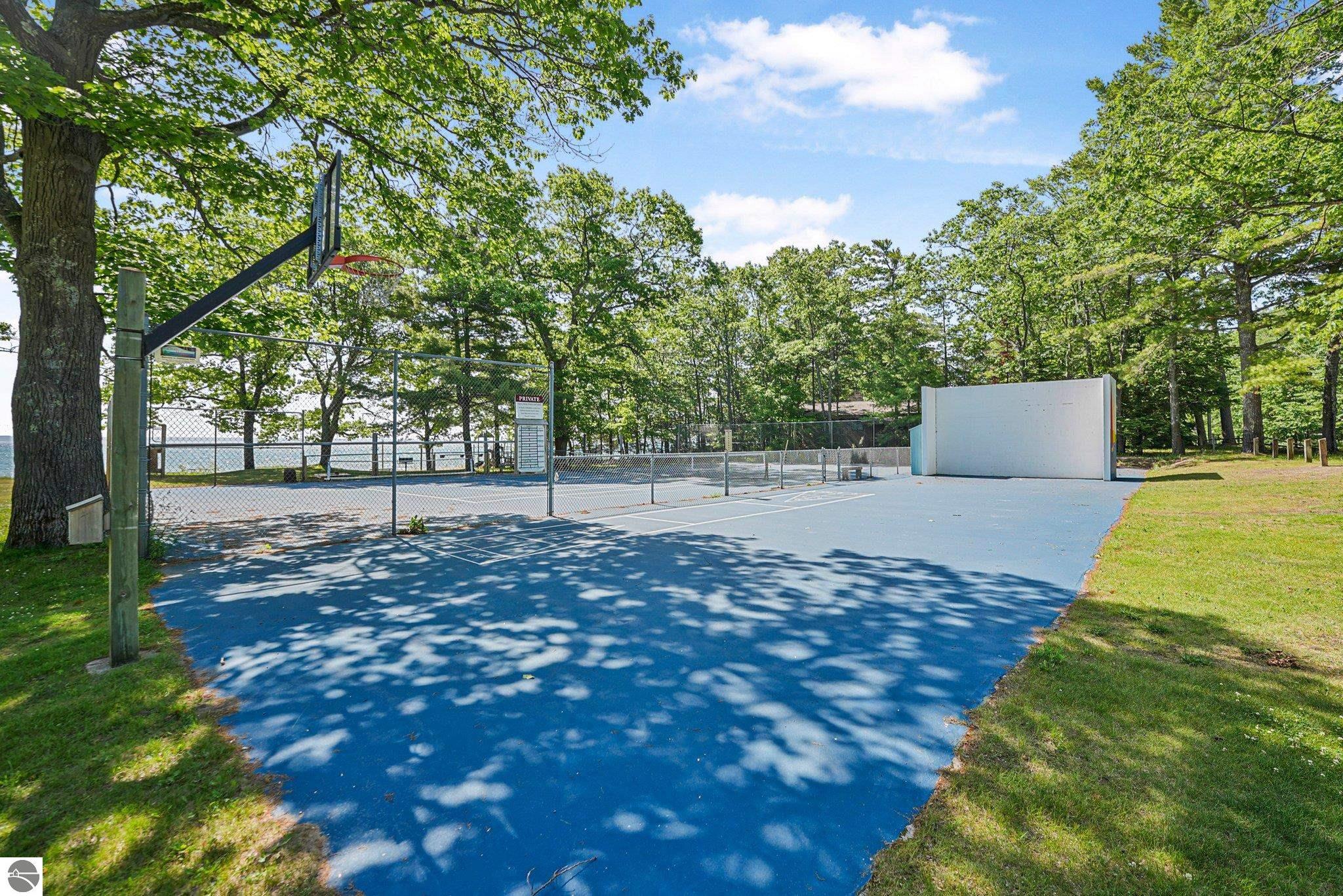 13035 N Forest Beach Shores