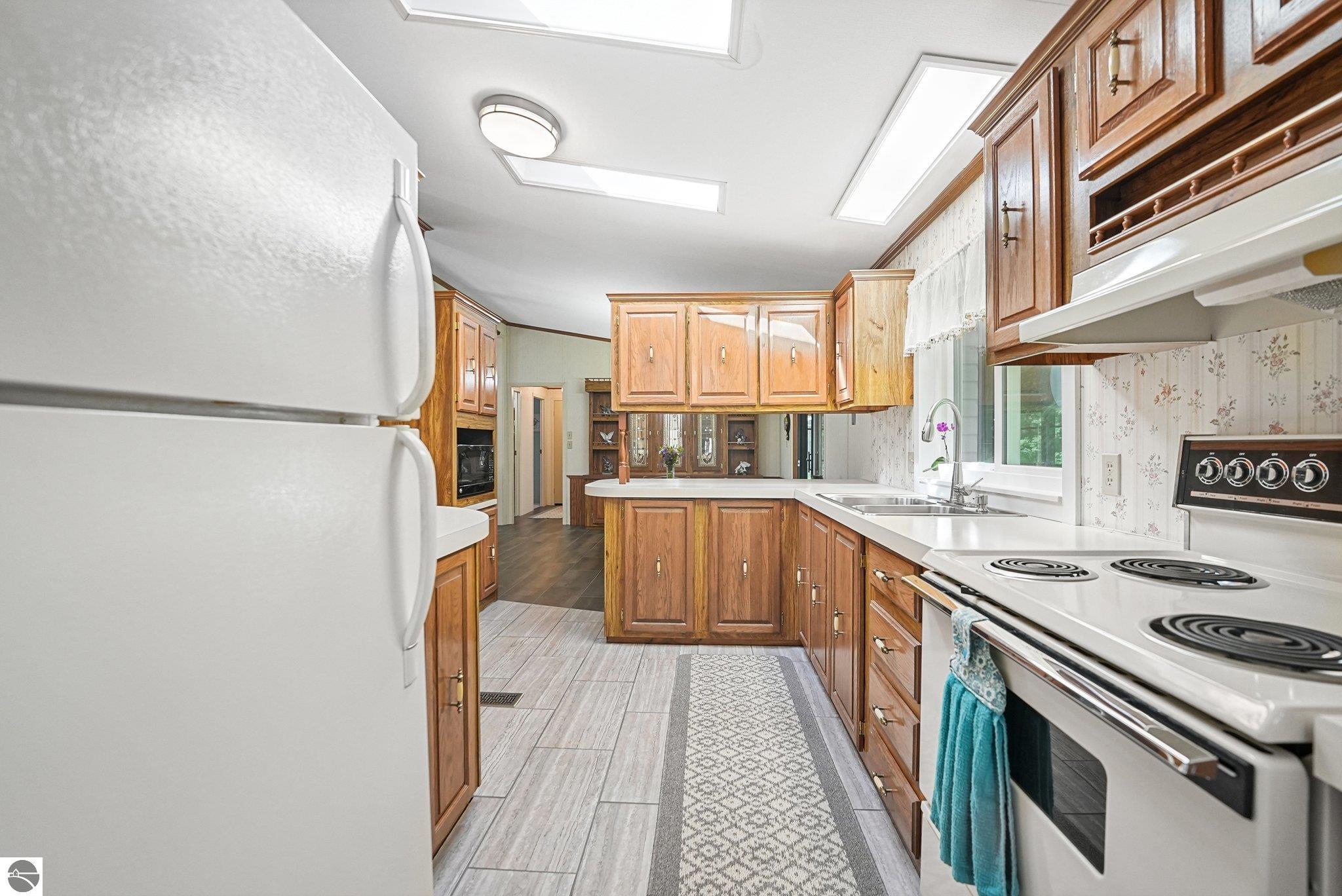 13035 N Forest Beach Shores