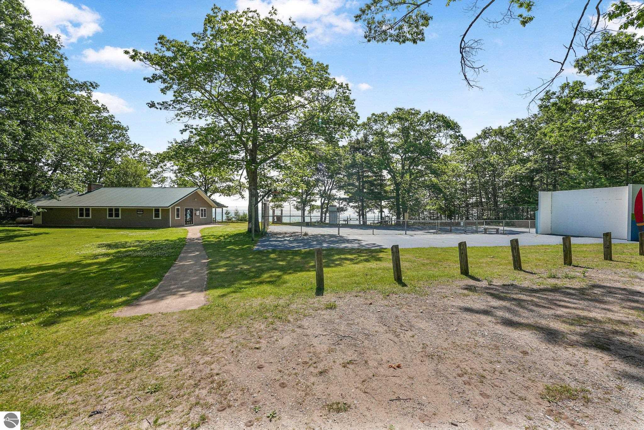 13035 N Forest Beach Shores