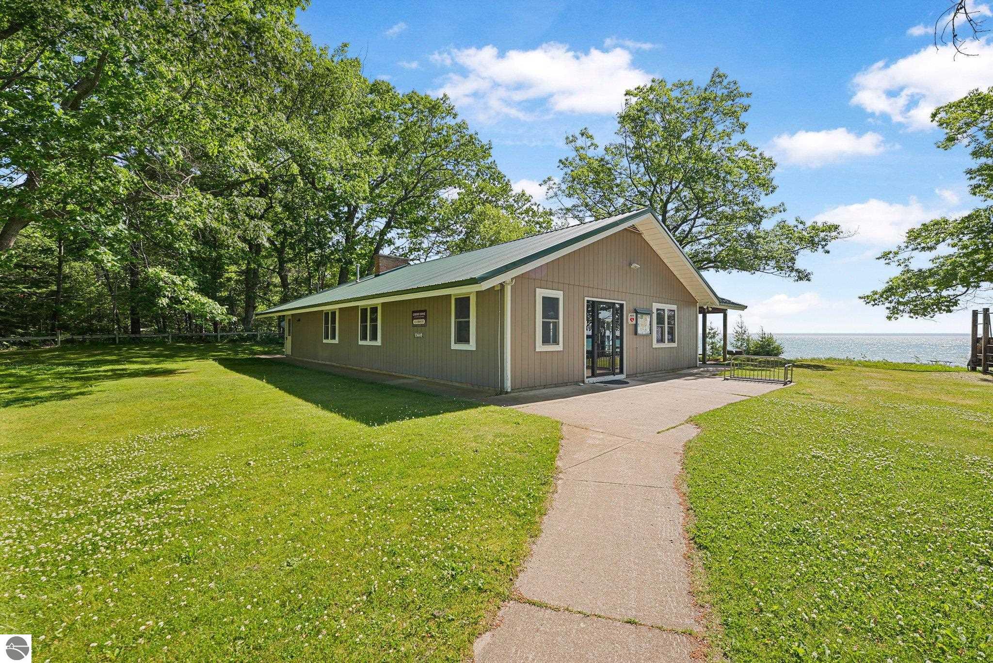 13035 N Forest Beach Shores