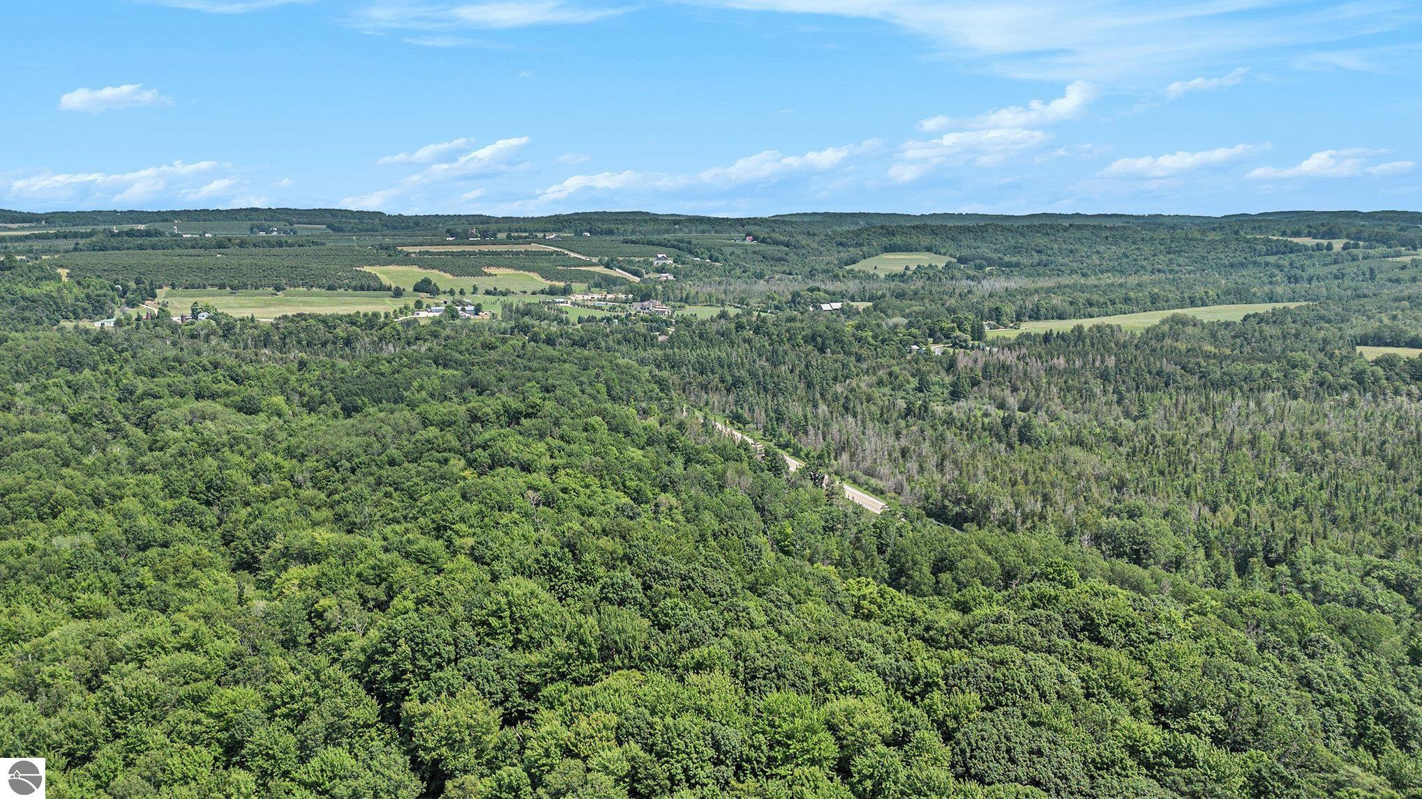 5457 N Manitou Trail