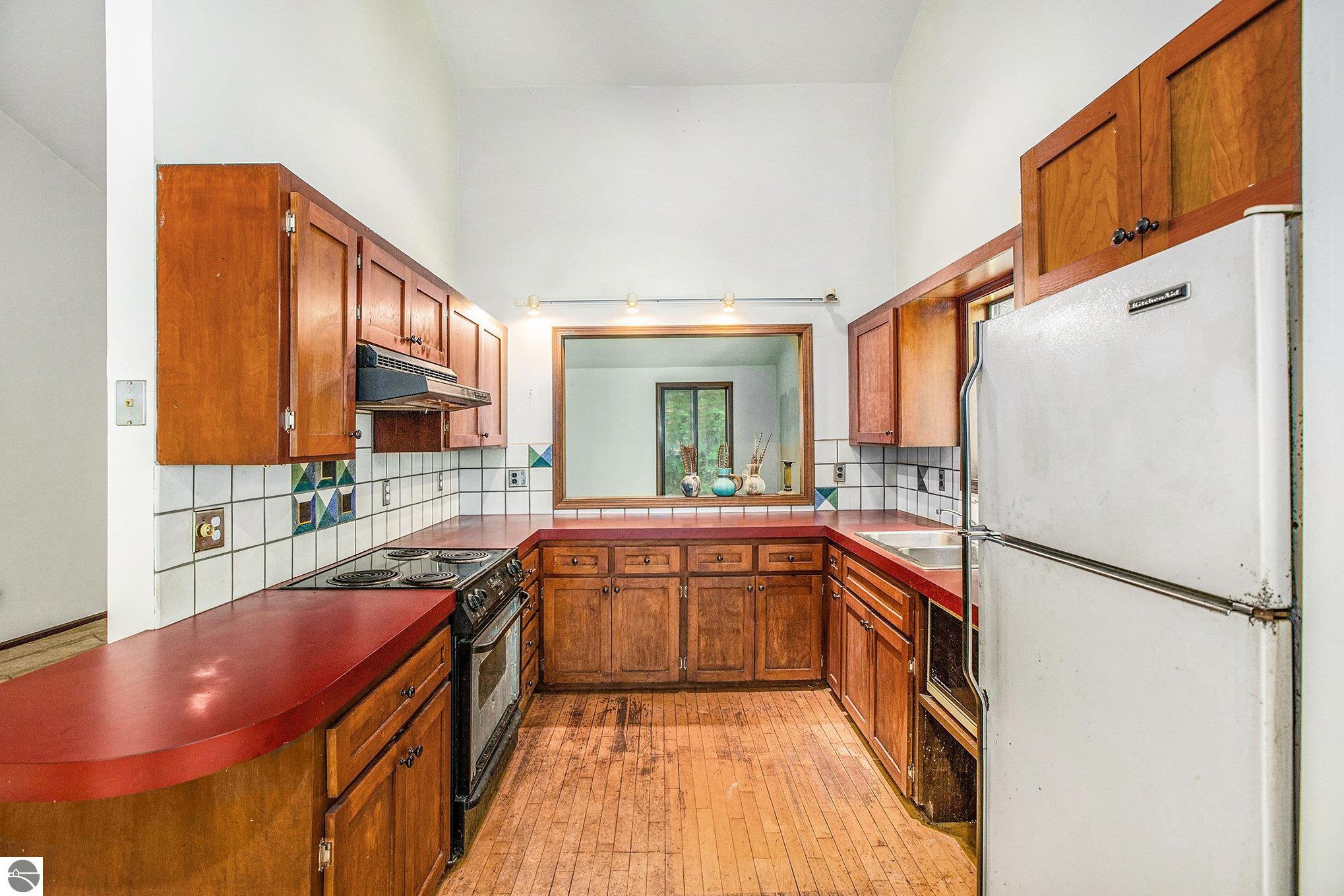 5457 N Manitou Trail