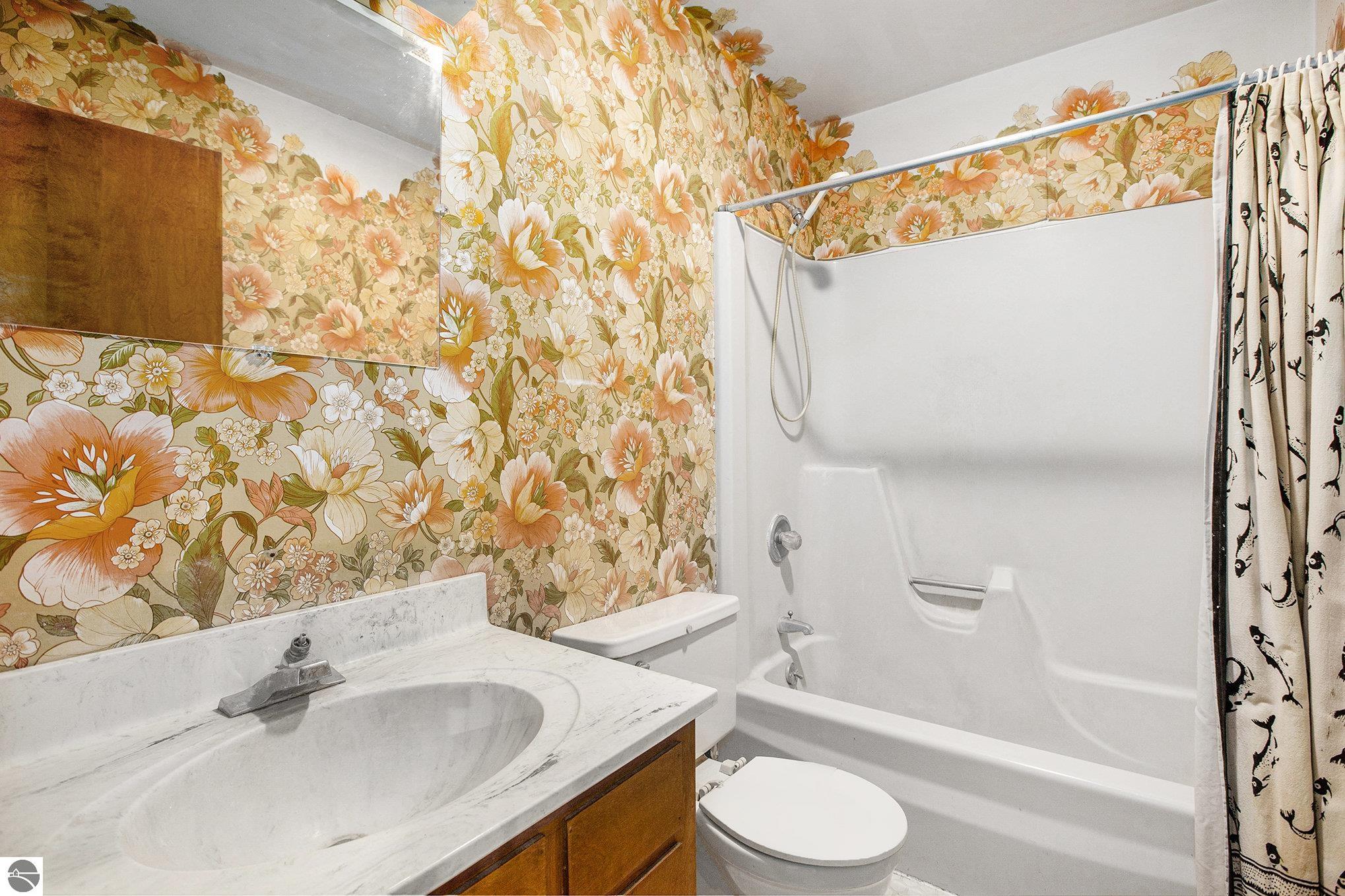 5457 N Manitou Trail