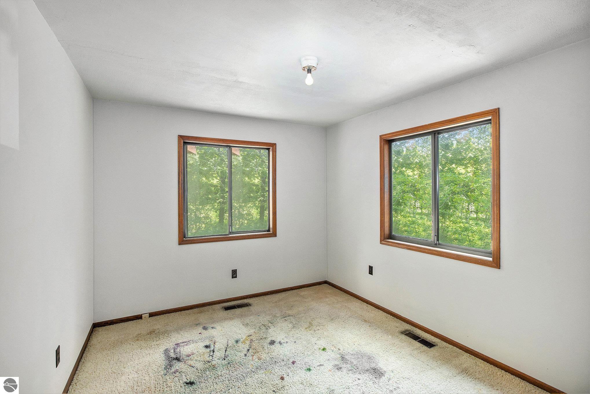 5457 N Manitou Trail