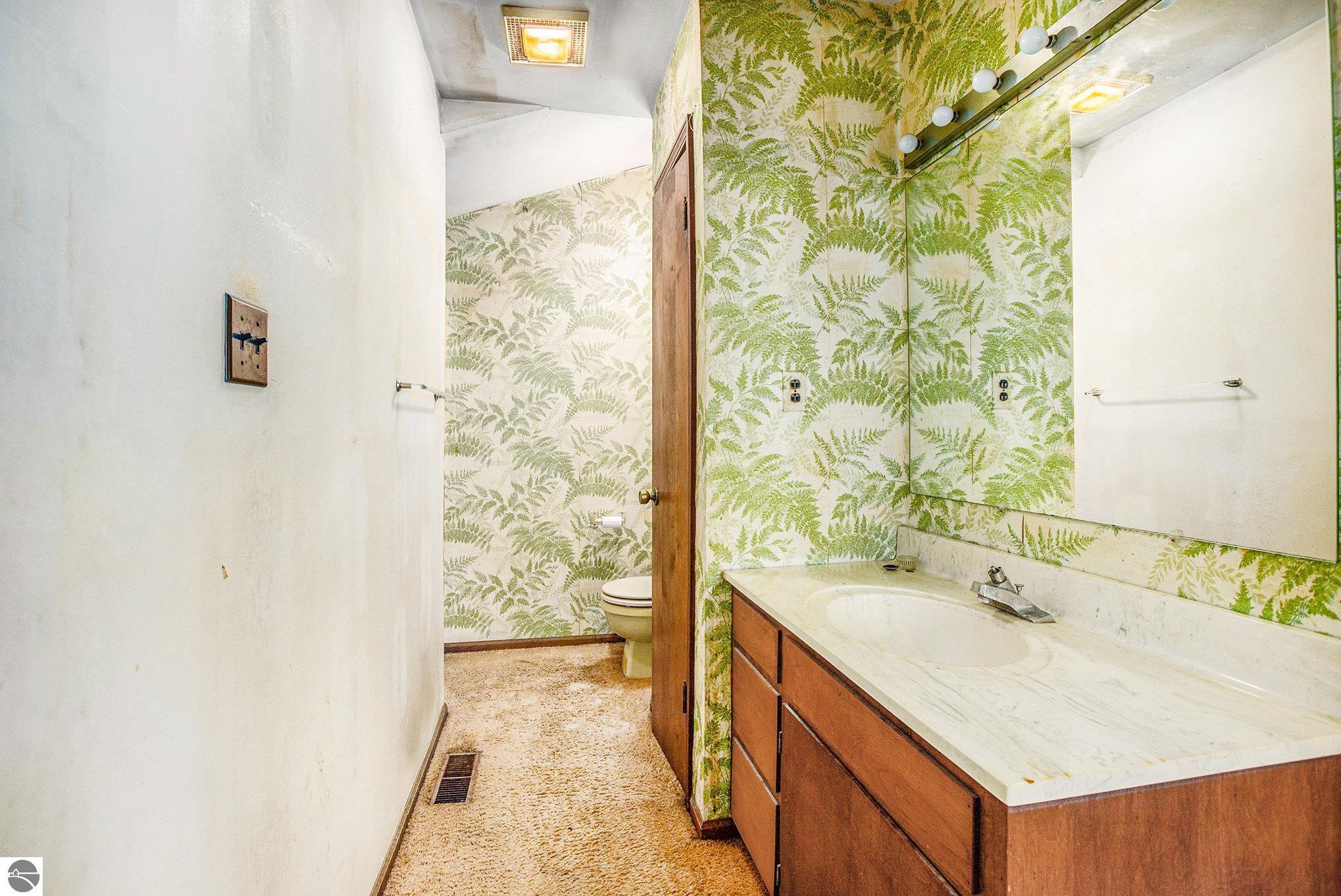 5457 N Manitou Trail