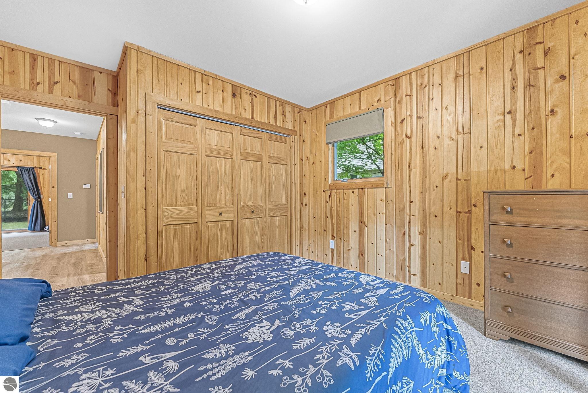 525 E Oak