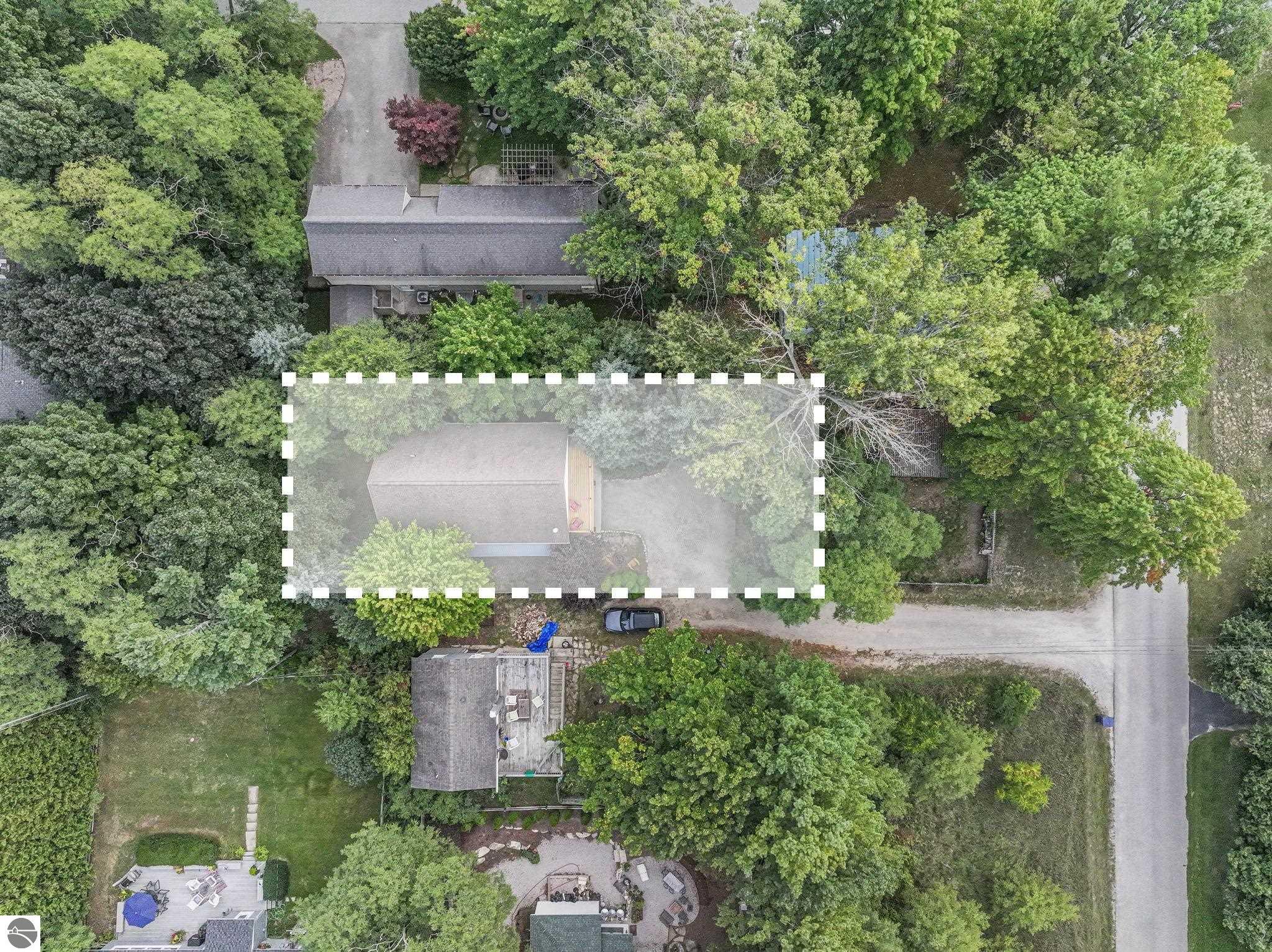 525 E Oak