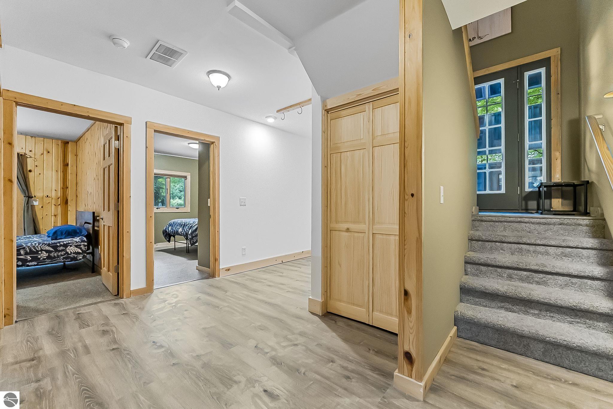 525 E Oak