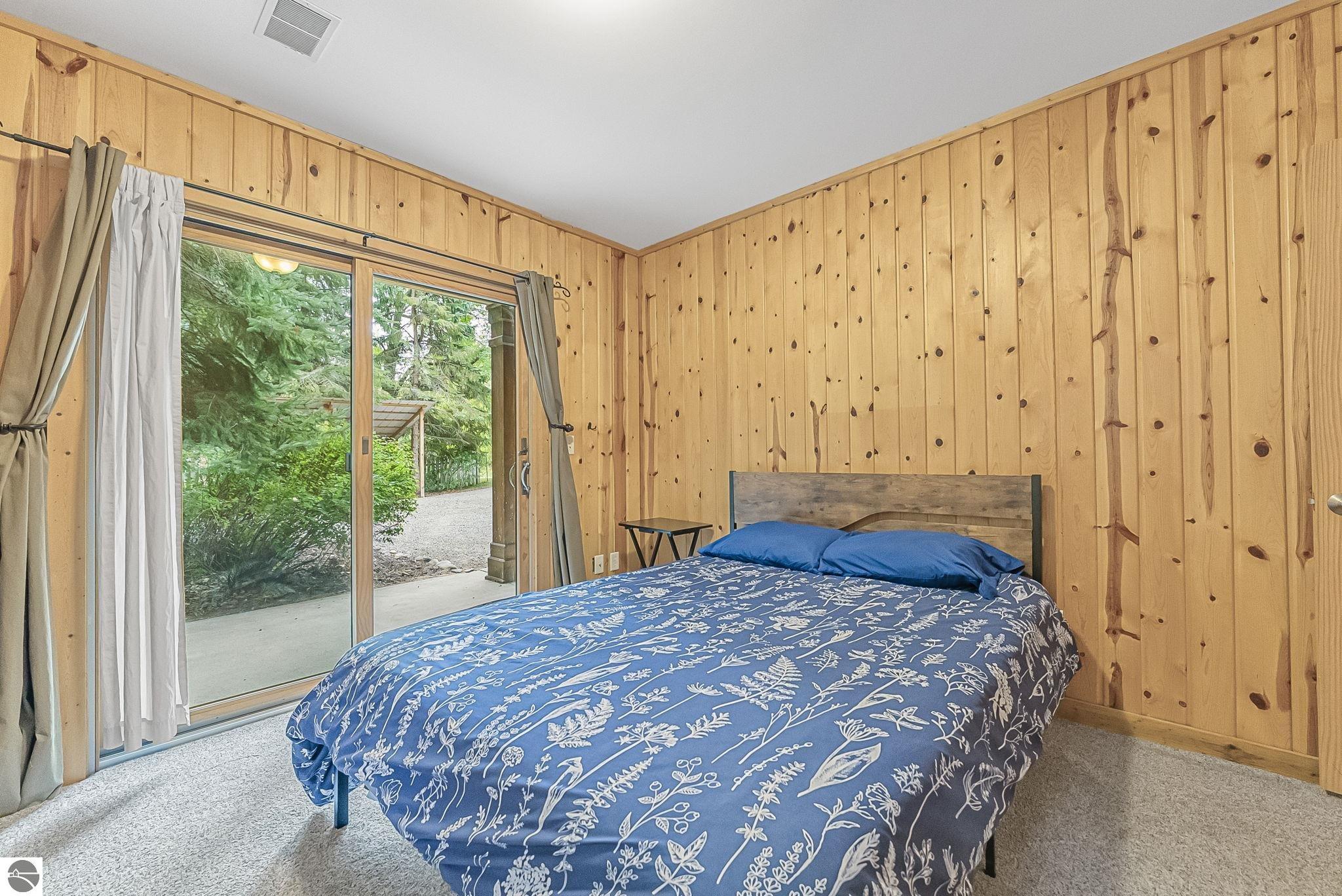 525 E Oak