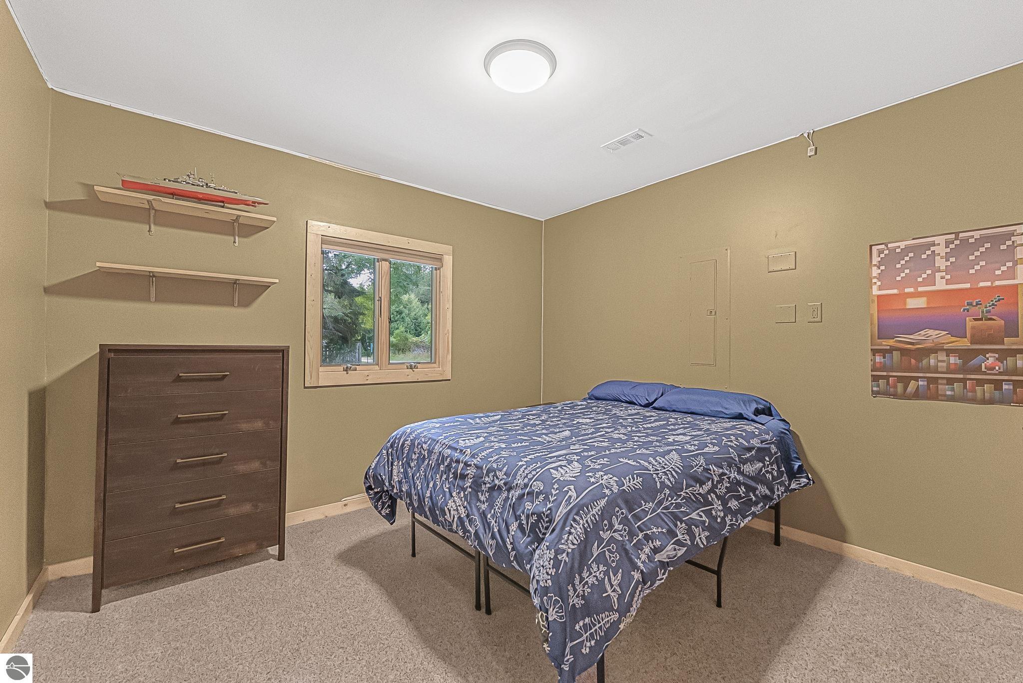 525 E Oak
