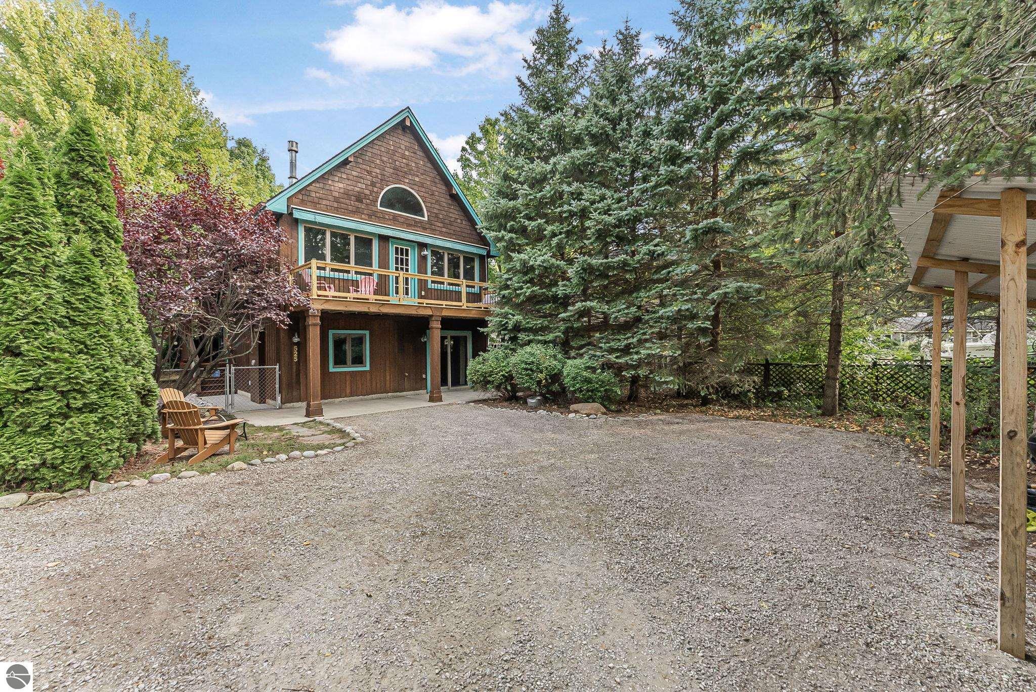 525 E Oak