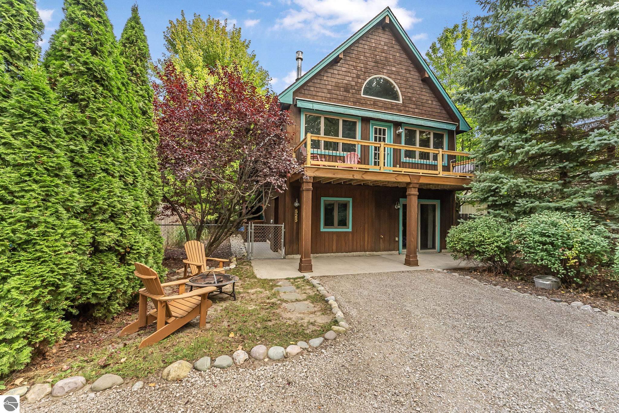 525 E Oak