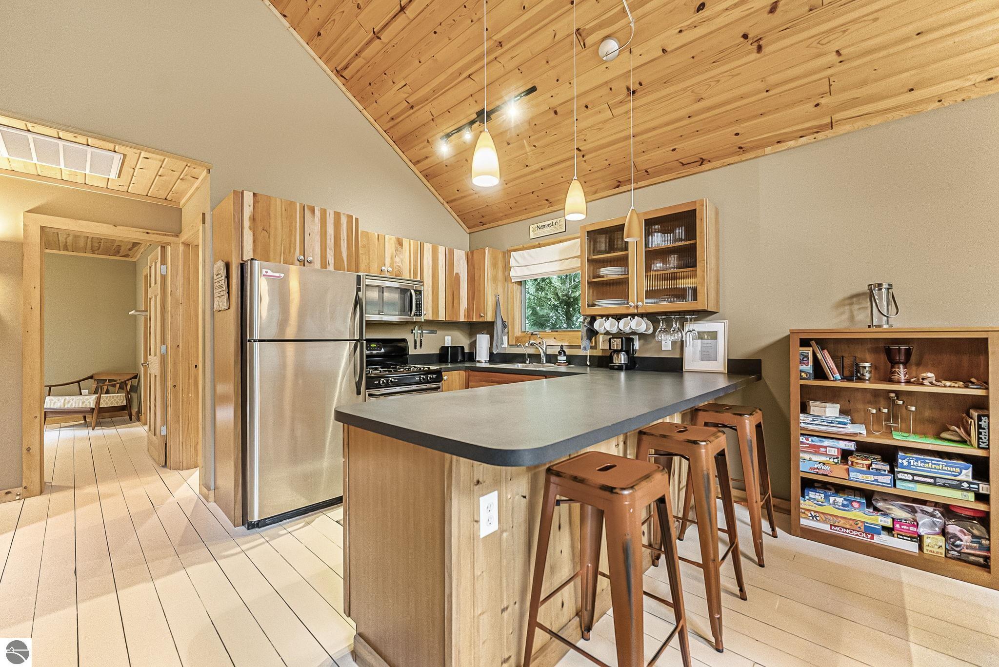 525 E Oak