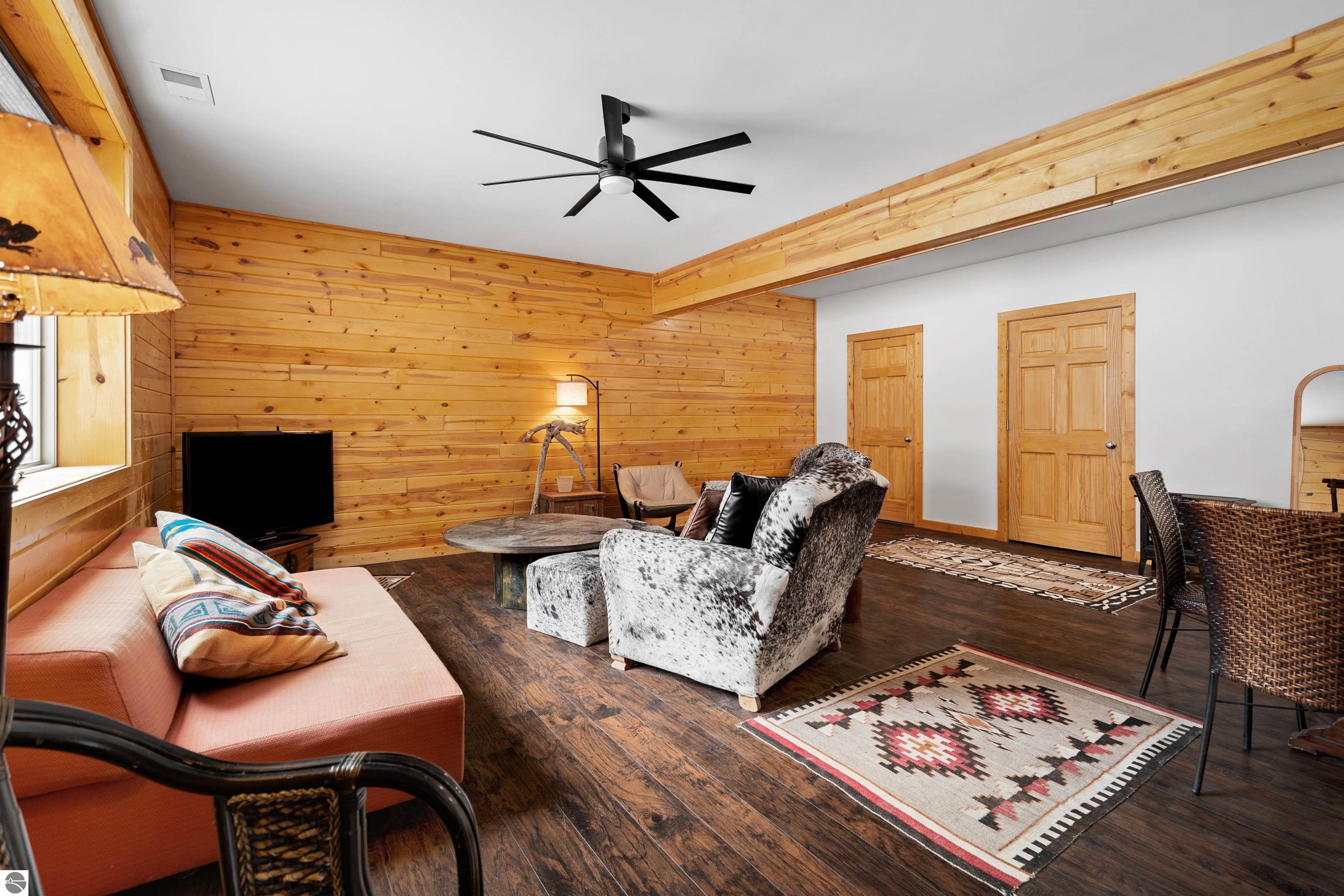 2558 E Sugar Maple