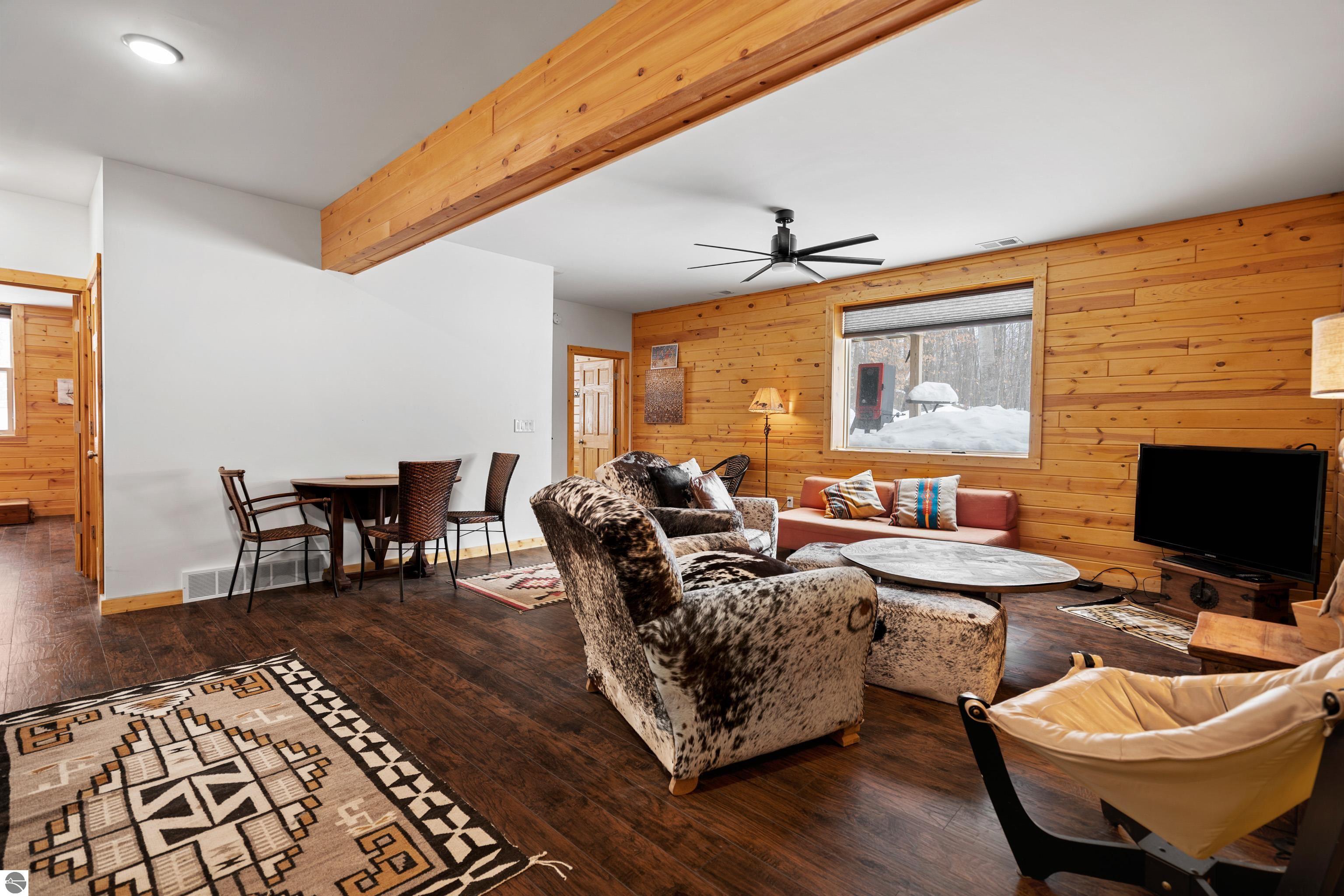 2558 E Sugar Maple