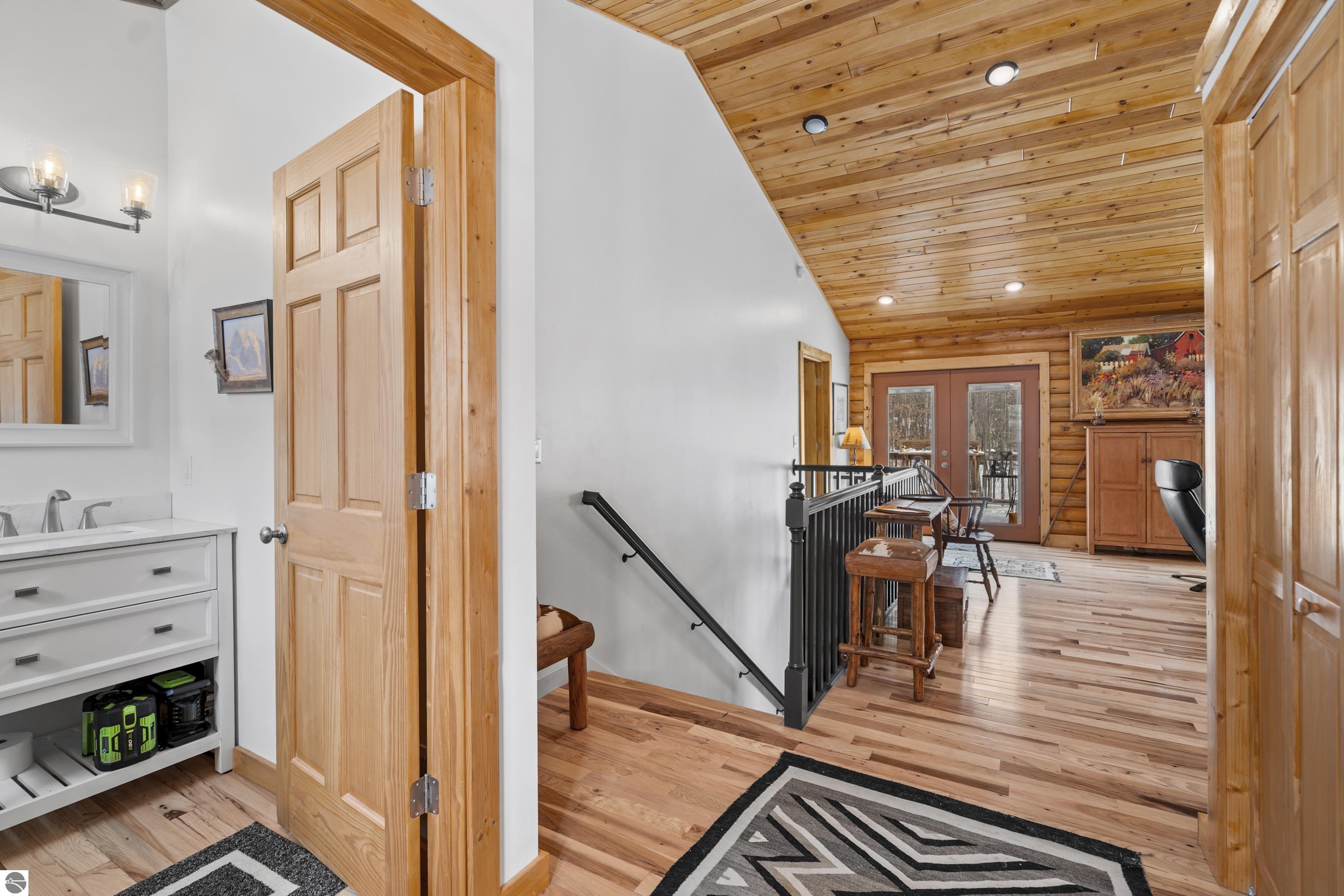 2558 E Sugar Maple