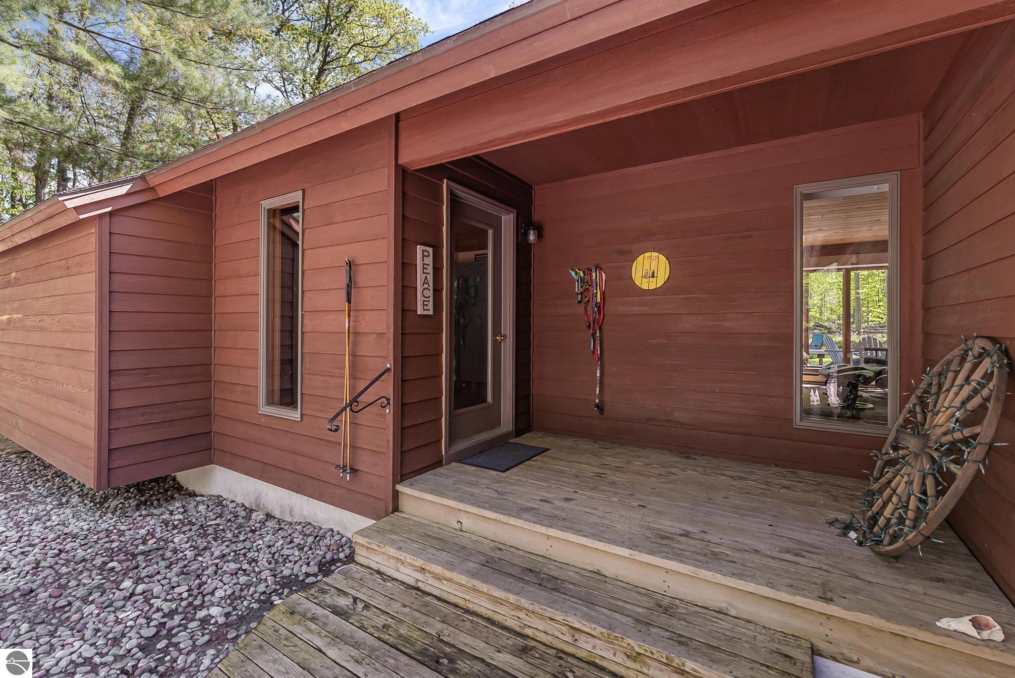 4021 E Oxford Drive