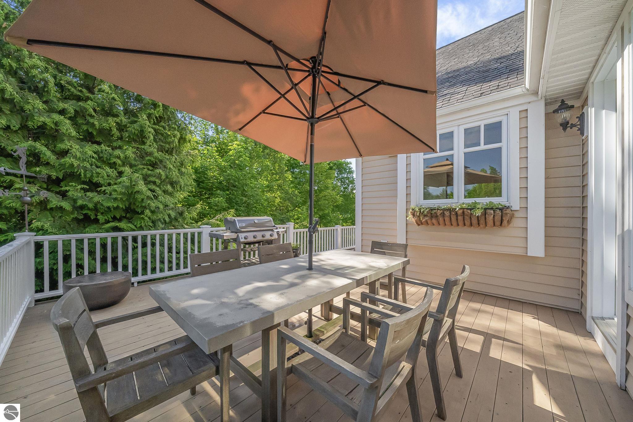 306 W Harbour Ridge