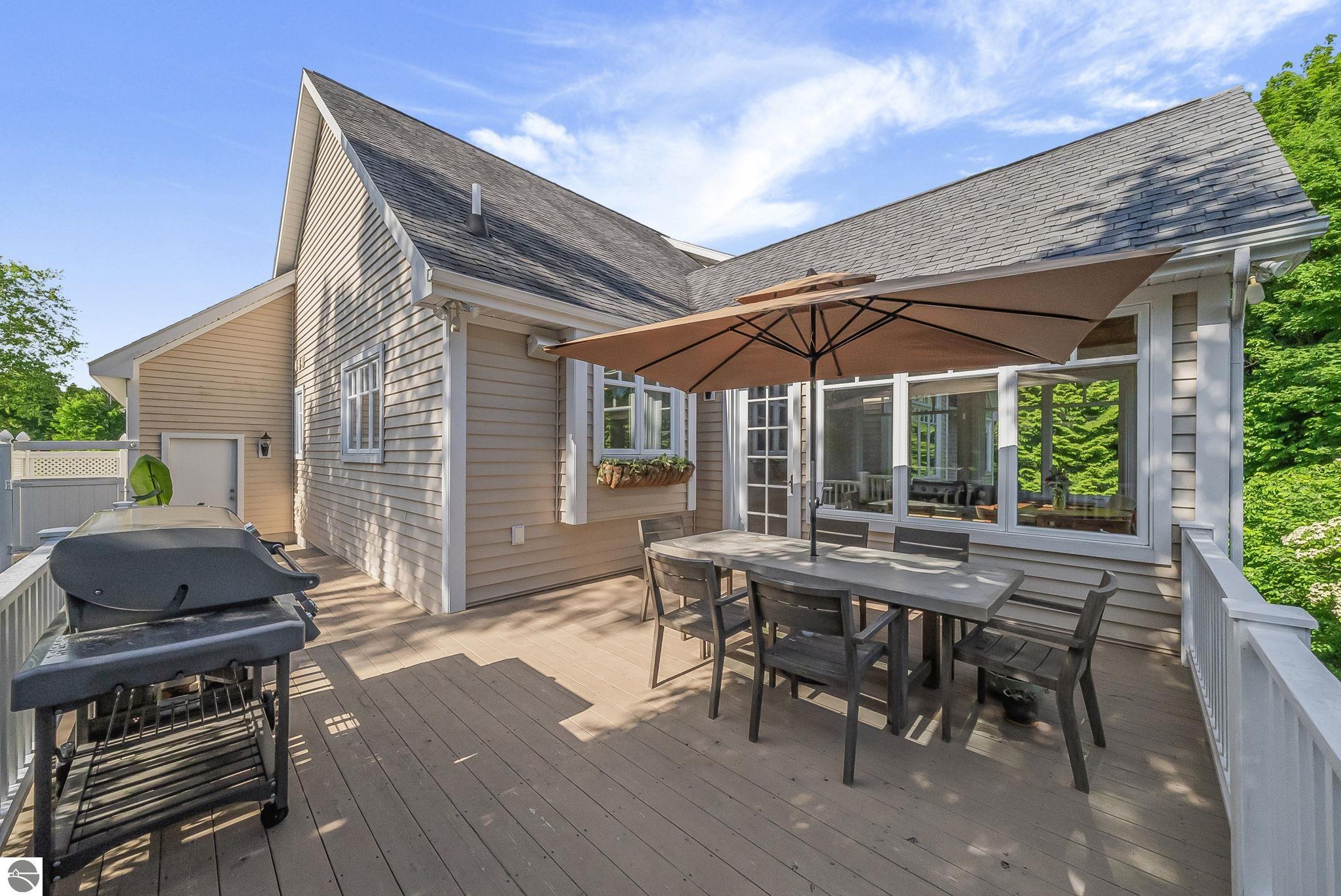 306 W Harbour Ridge