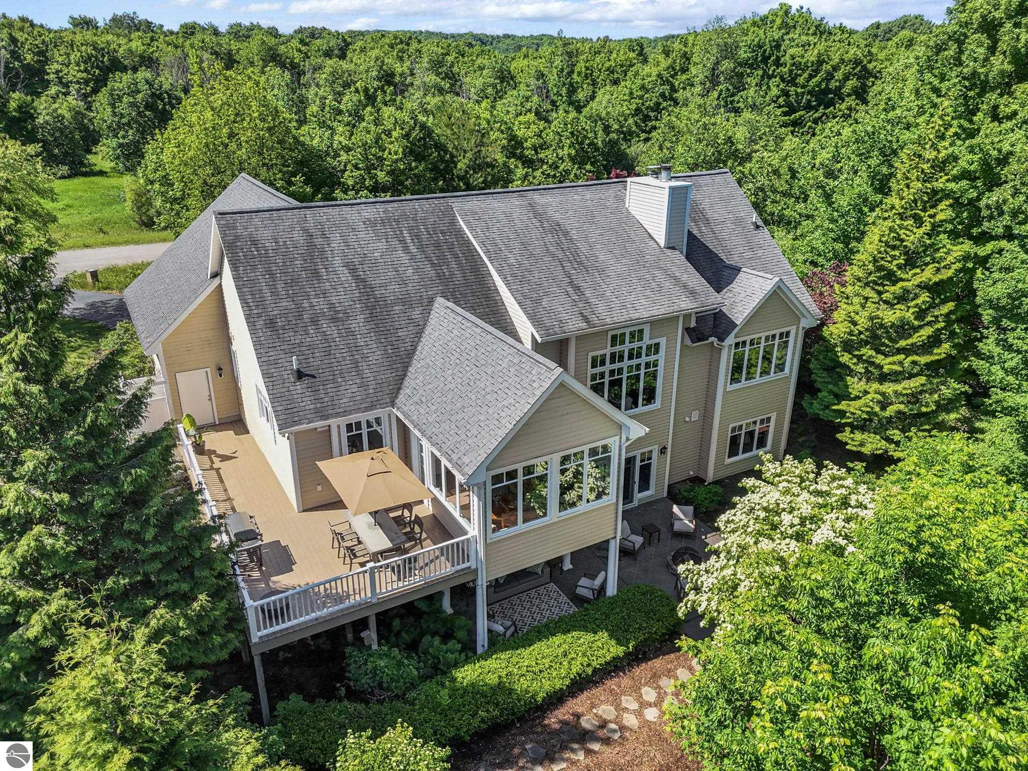 306 W Harbour Ridge