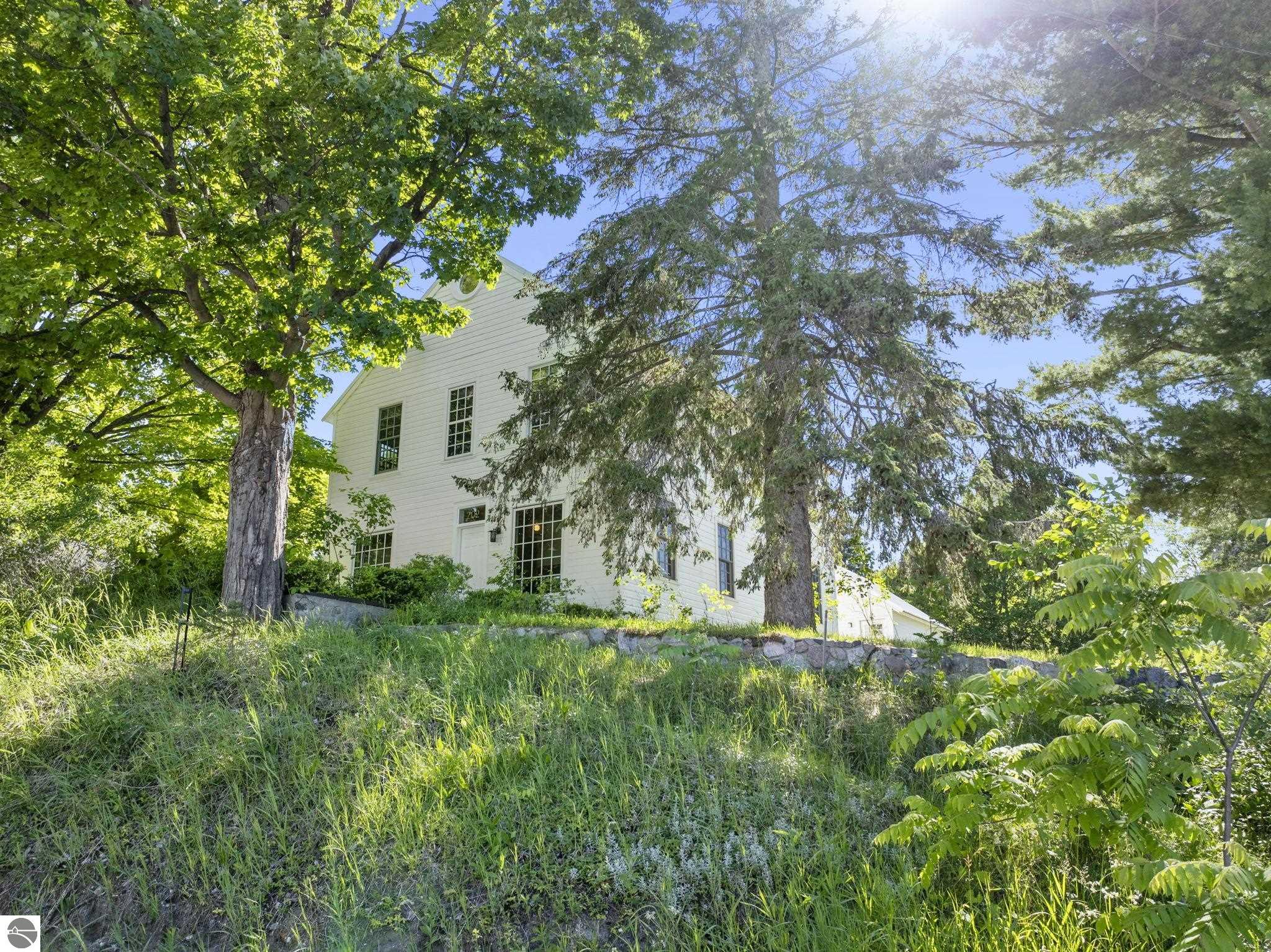 202 S Saint Joseph