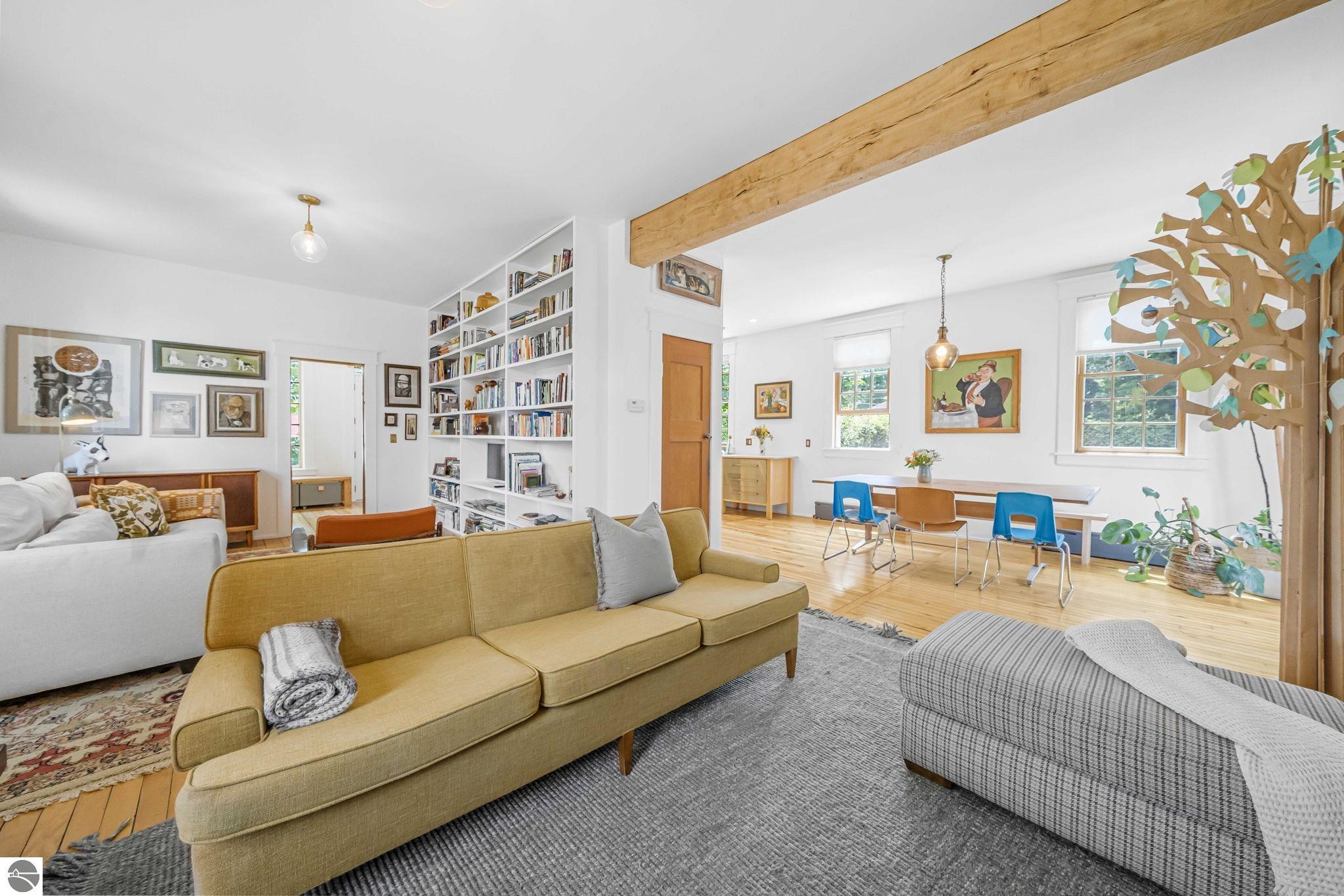202 S Saint Joseph