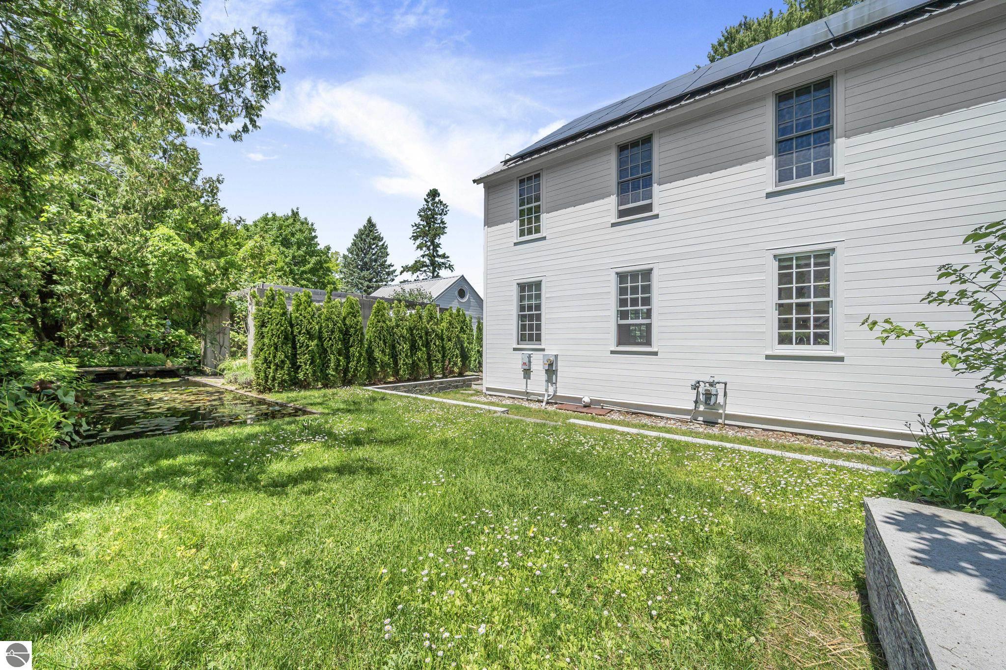 202 S Saint Joseph