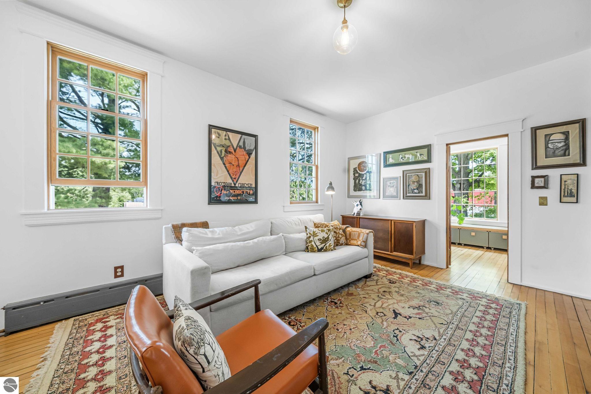 202 S Saint Joseph