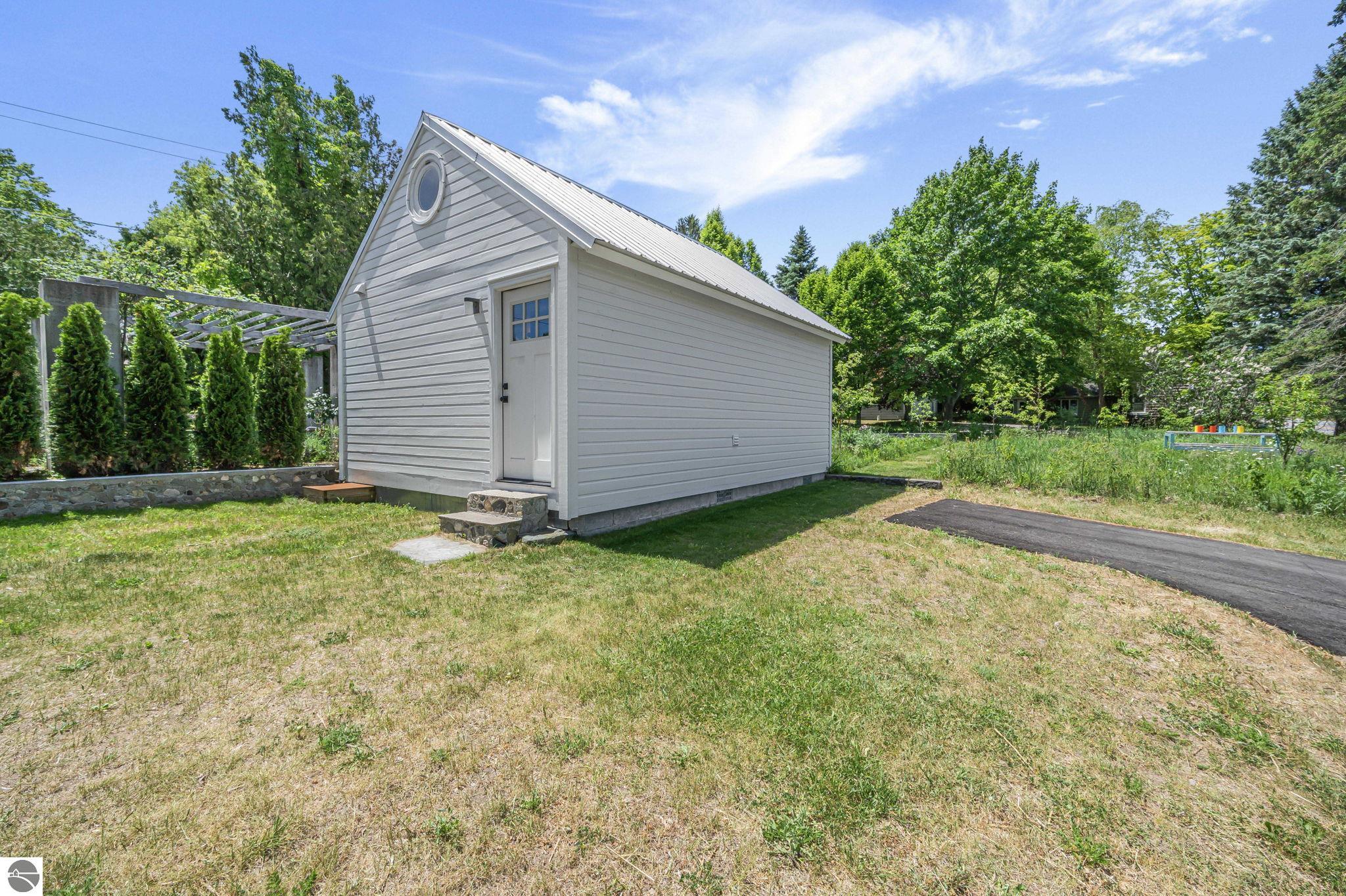 202 S Saint Joseph