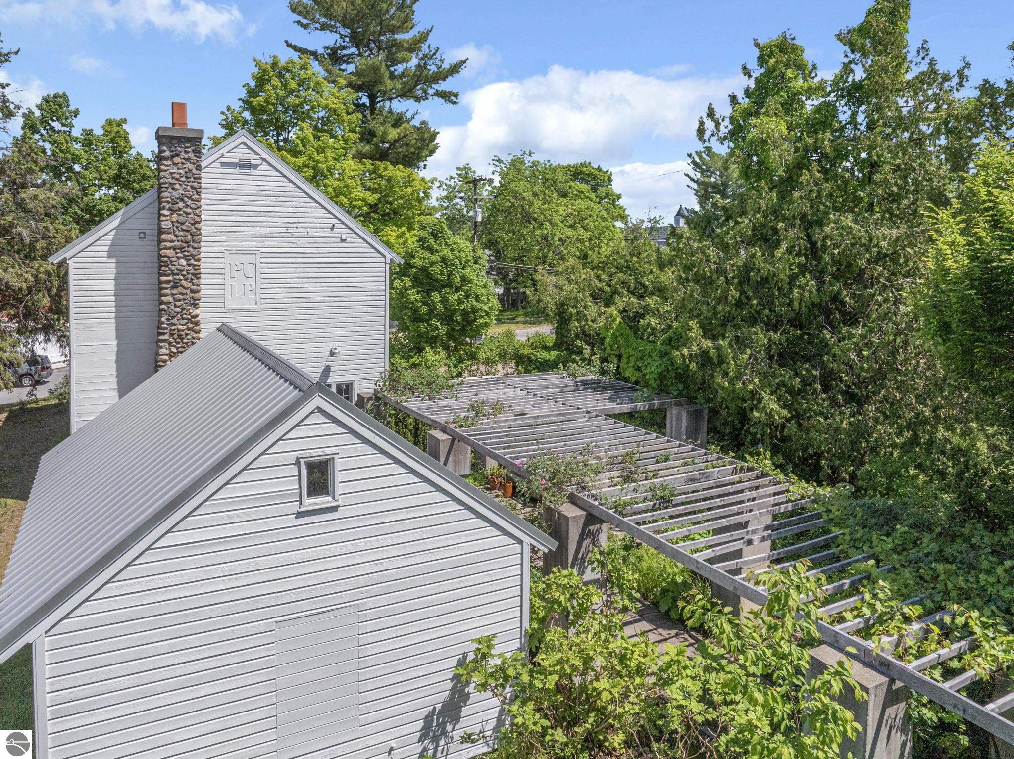 202 S Saint Joseph