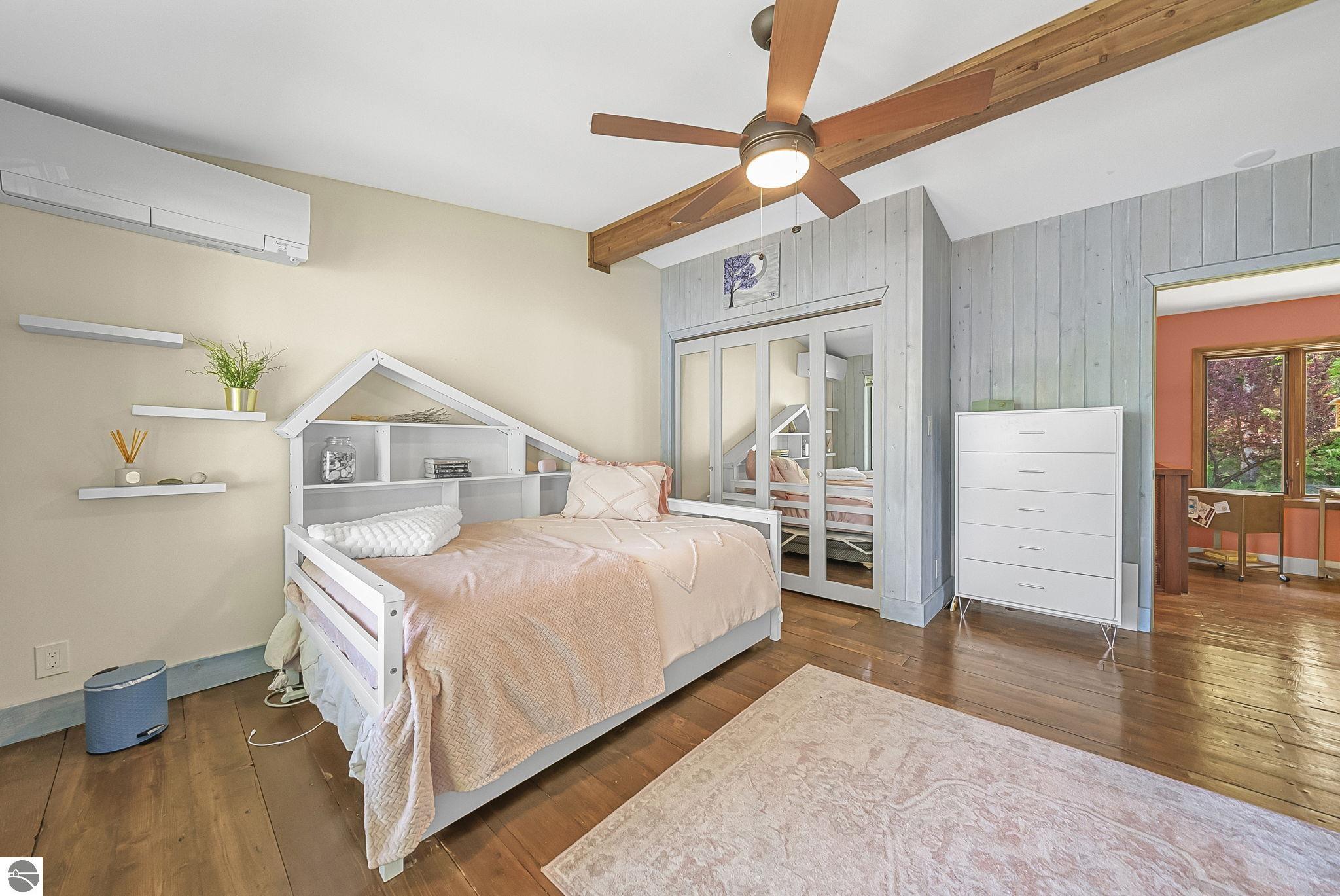 3387 N Lake Leelanau