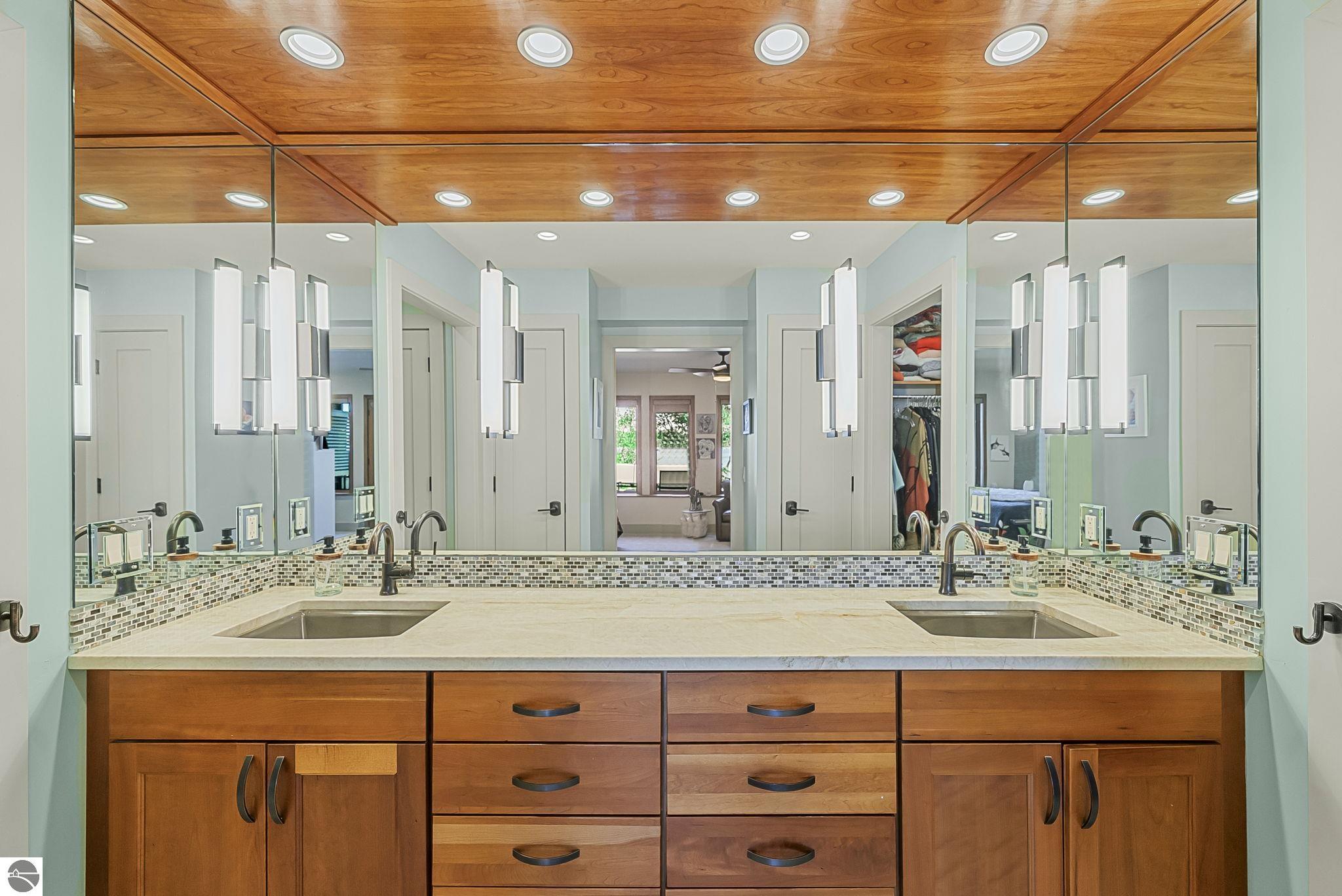 3387 N Lake Leelanau