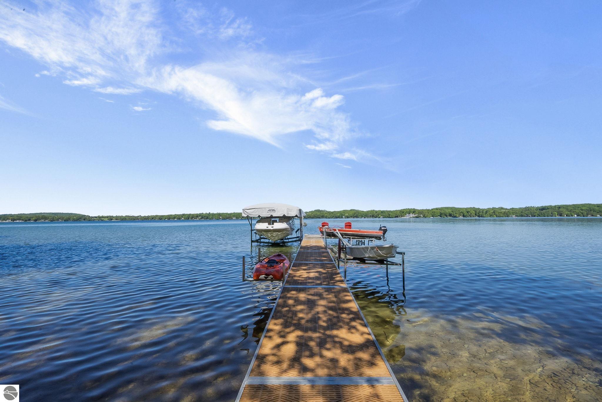 3387 N Lake Leelanau