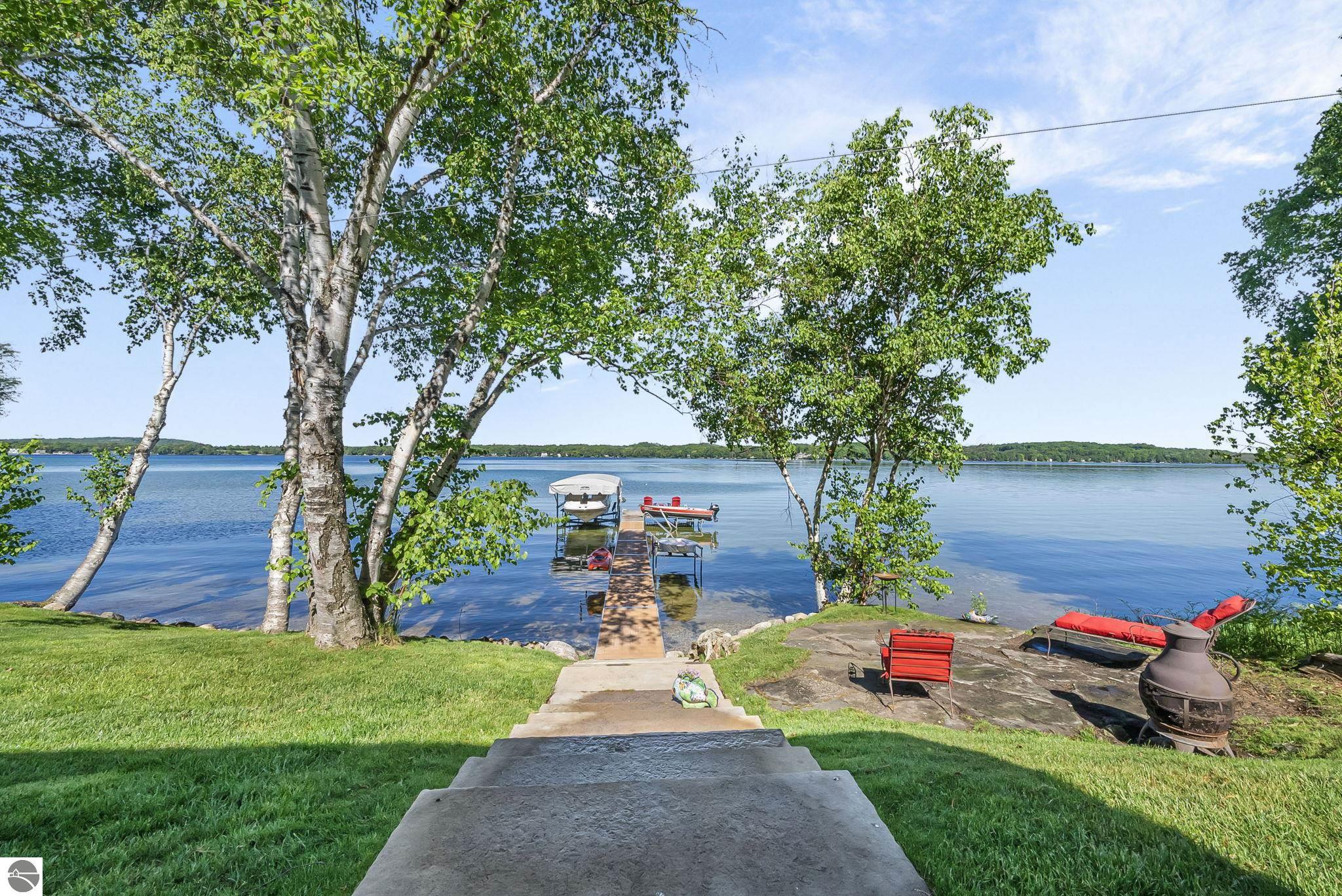 3387 N Lake Leelanau
