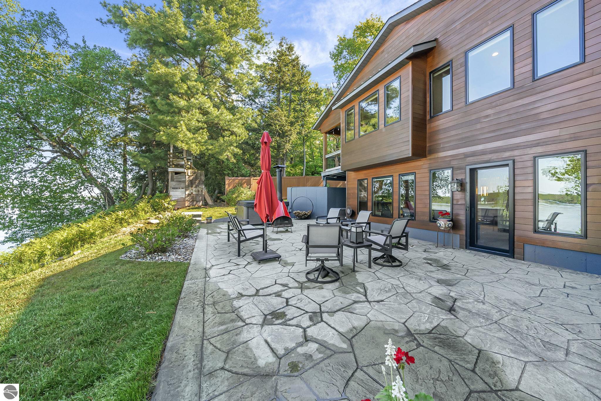 3387 N Lake Leelanau