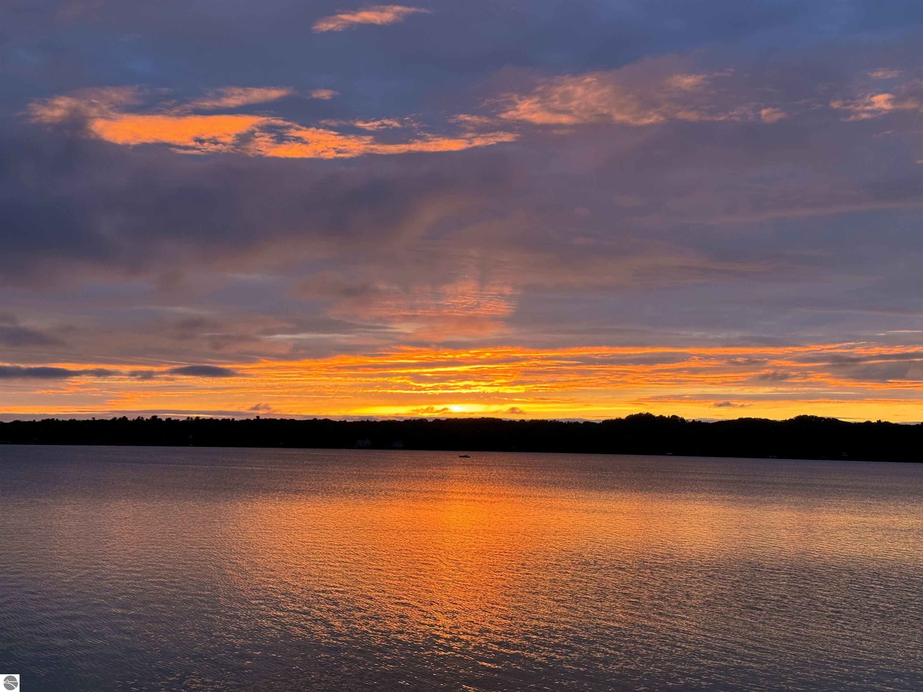 3387 N Lake Leelanau