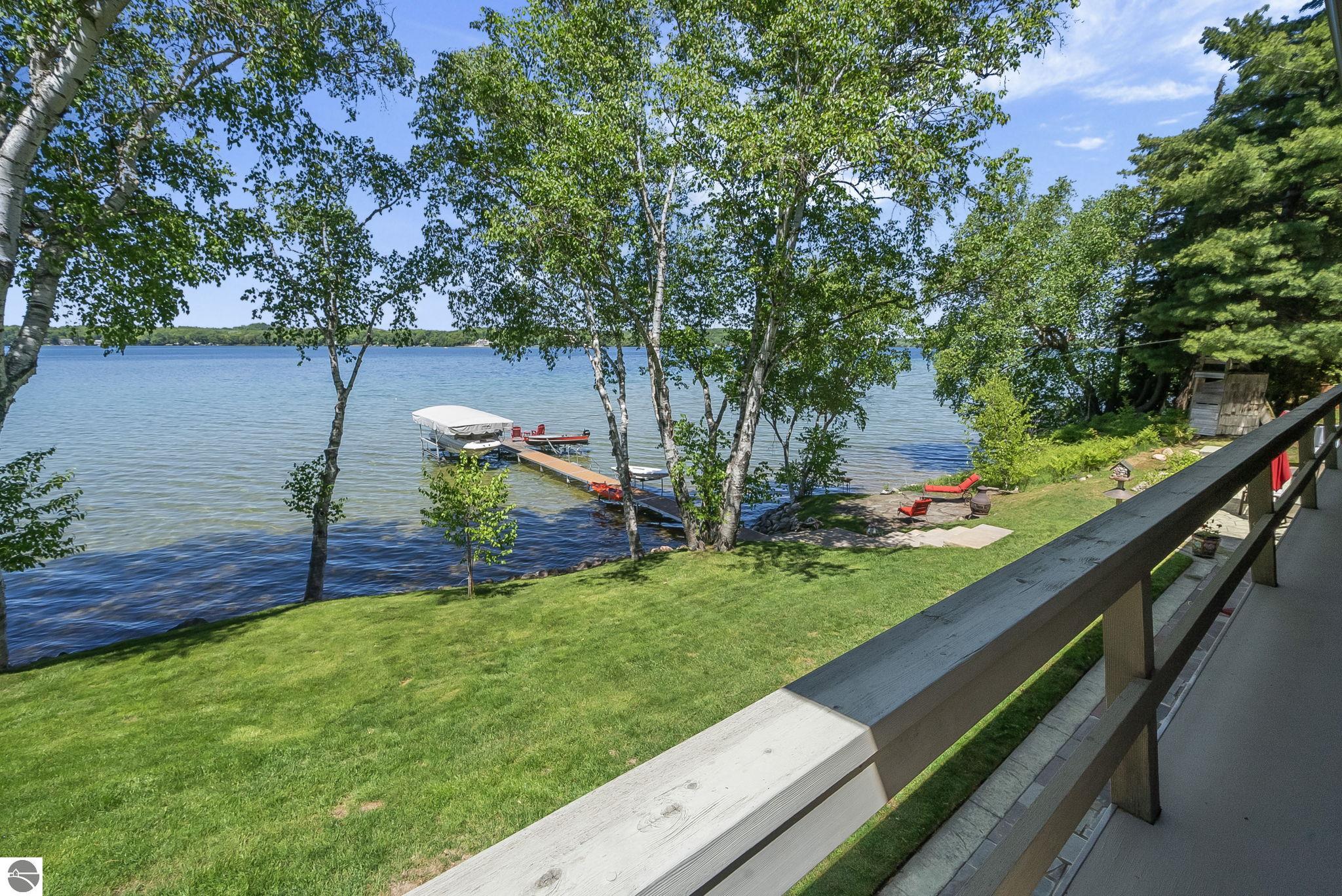 3387 N Lake Leelanau