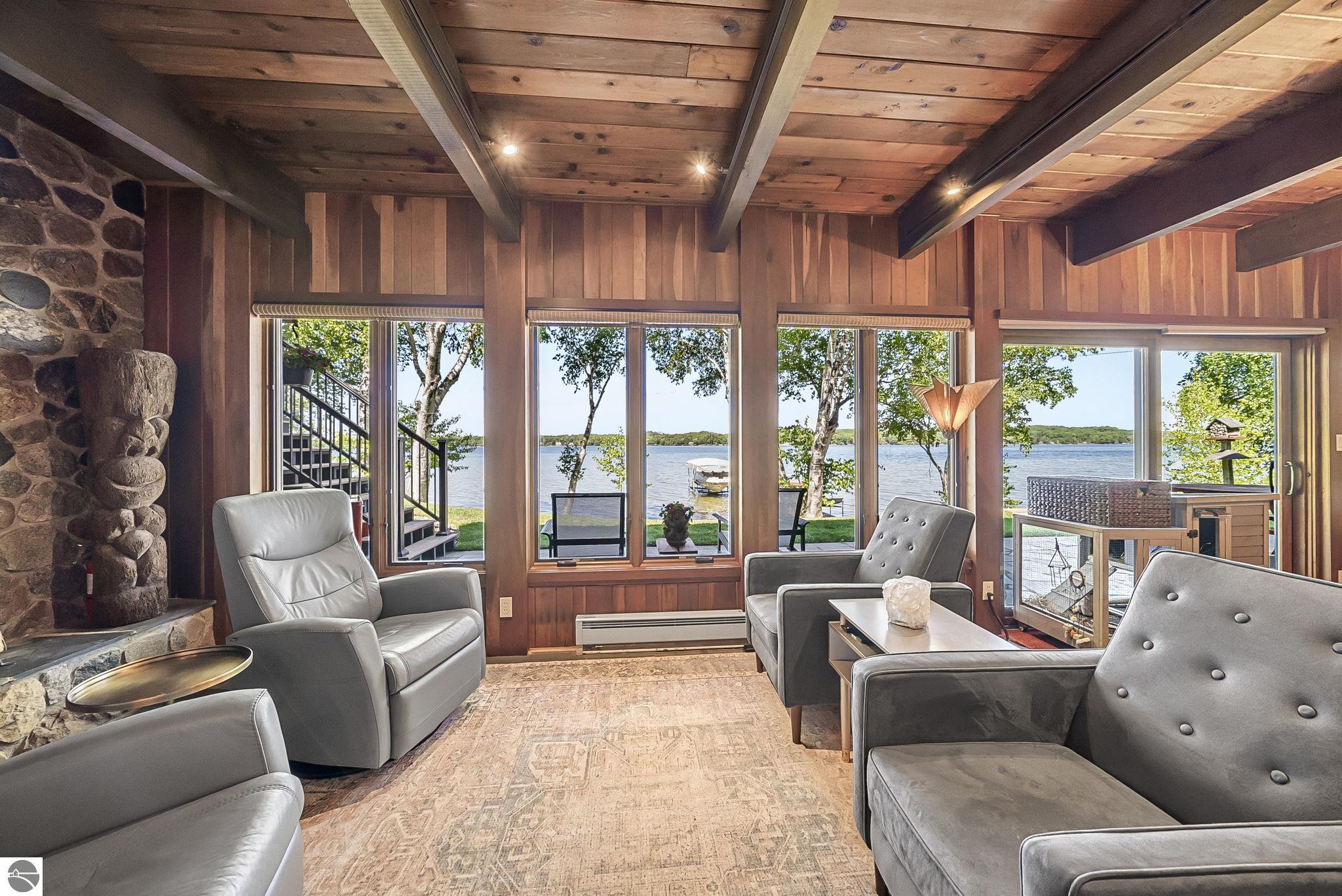 3387 N Lake Leelanau