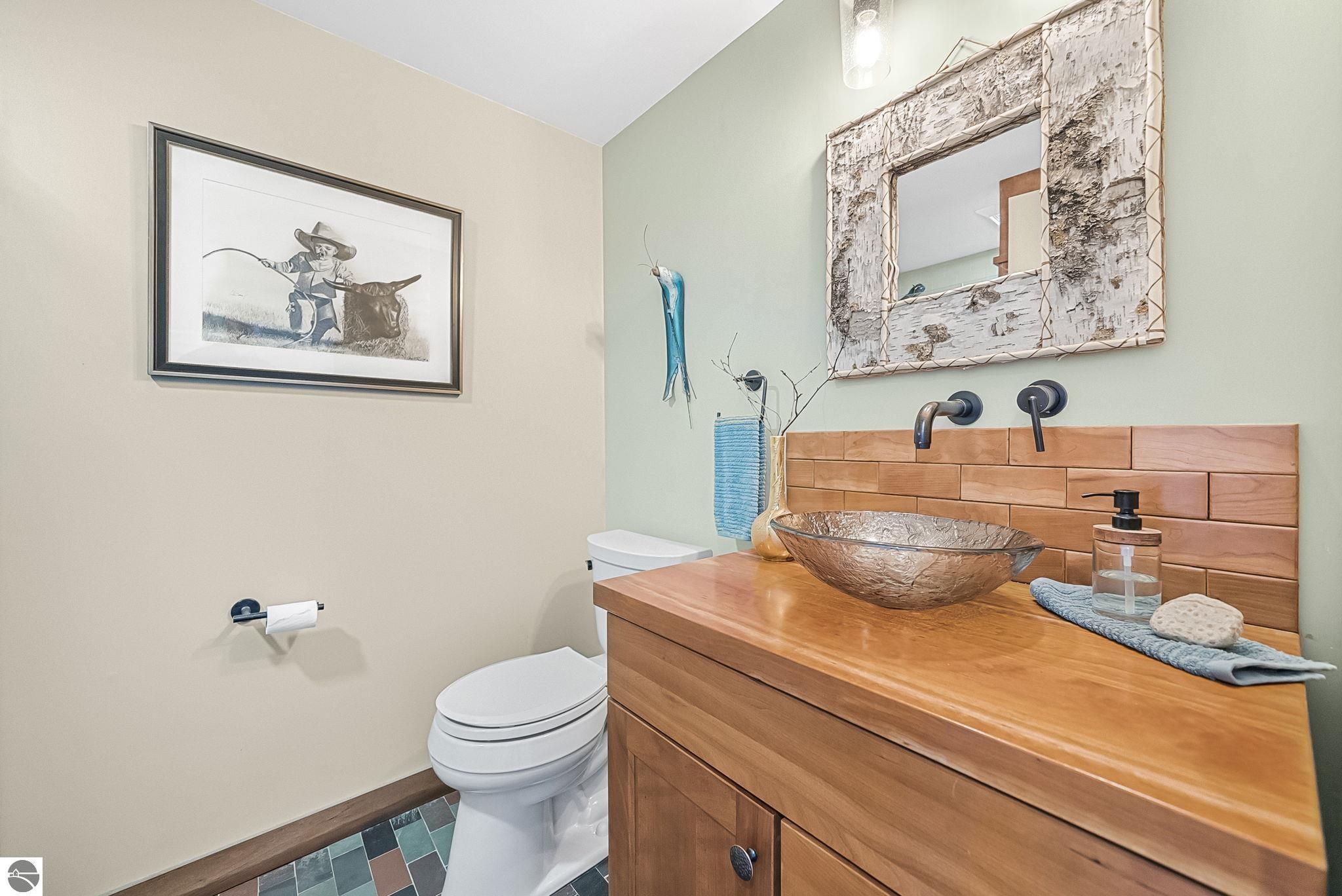 3387 N Lake Leelanau