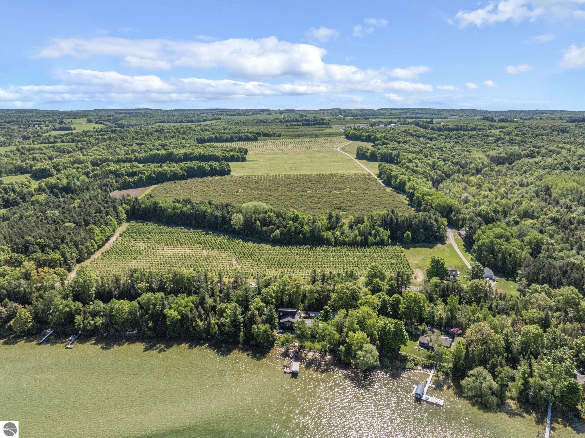 3387 N Lake Leelanau