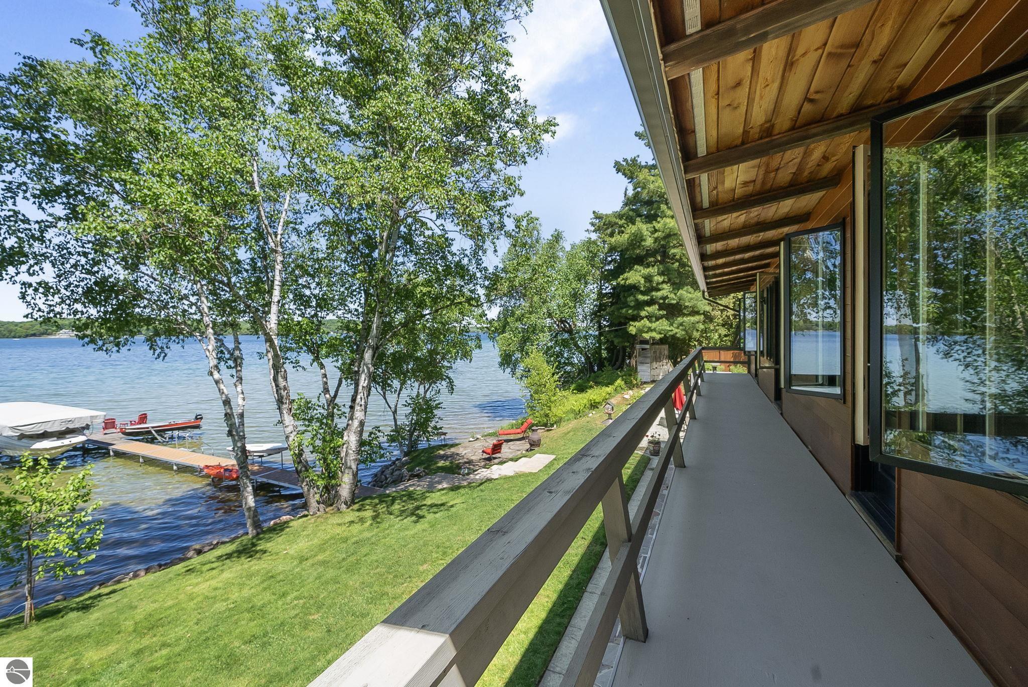 3387 N Lake Leelanau