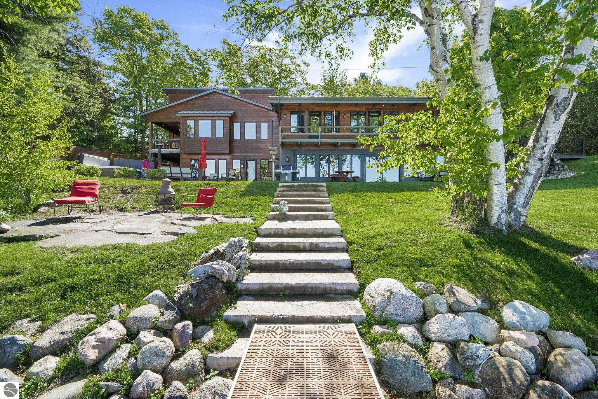 3387 N Lake Leelanau