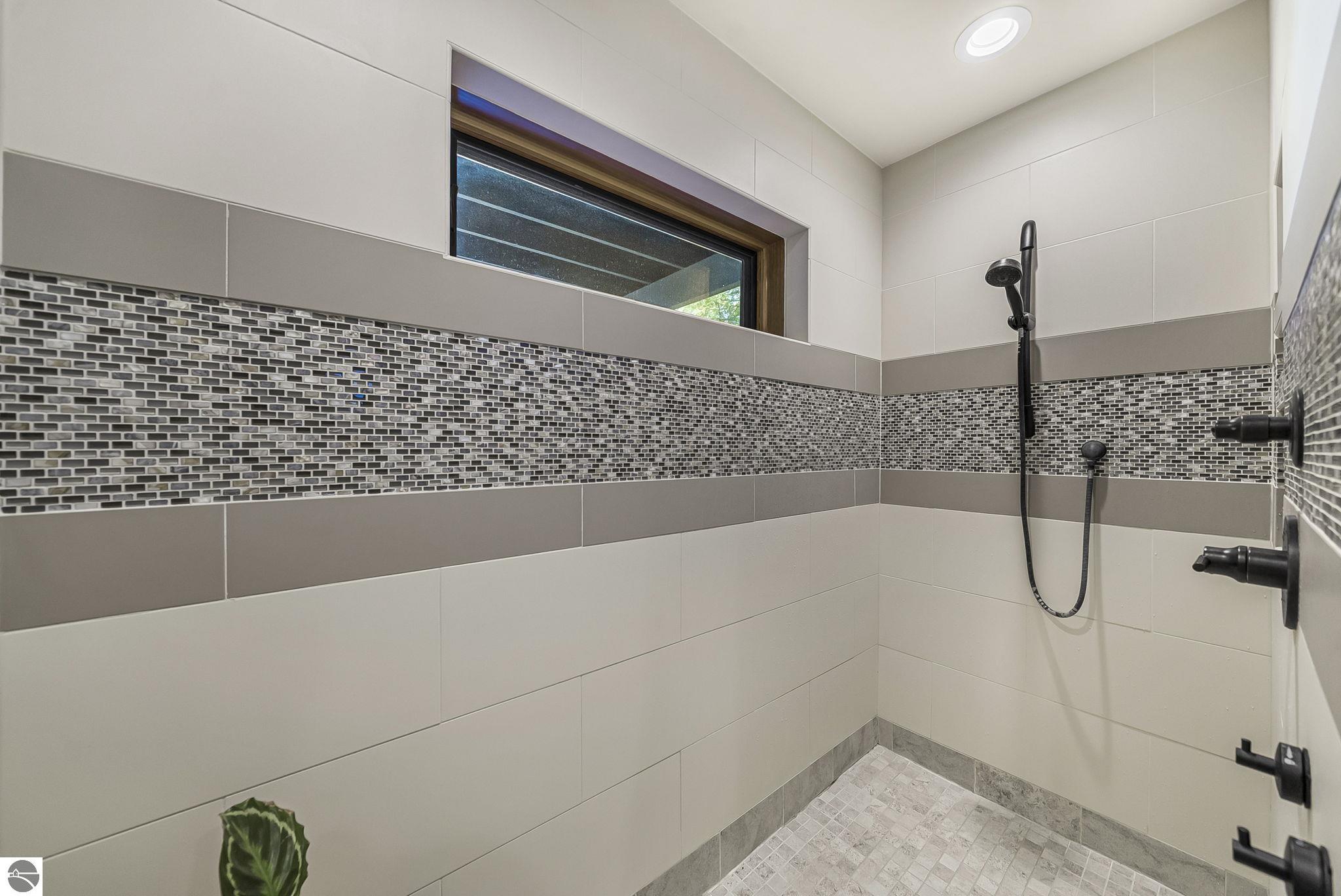3387 N Lake Leelanau