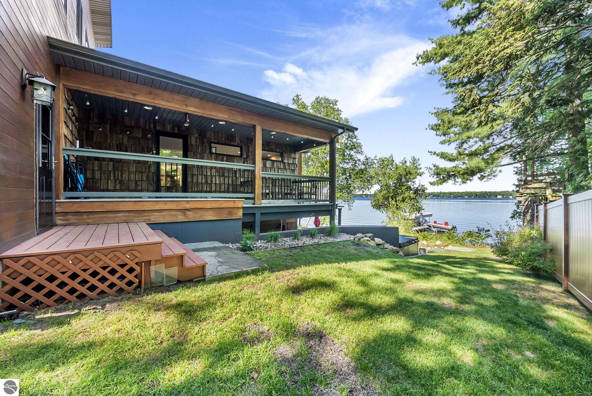 3387 N Lake Leelanau